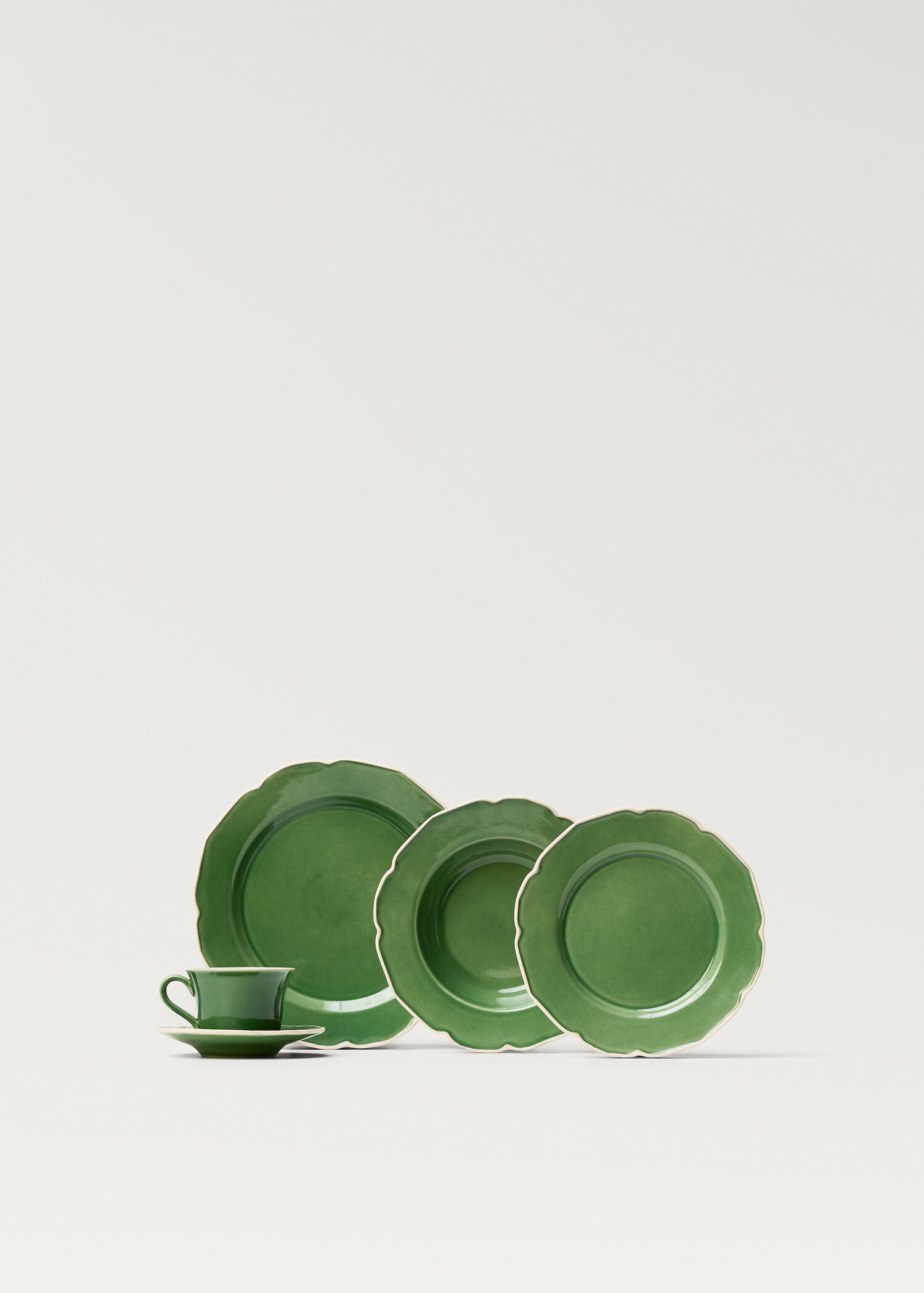 Stoneware dessert plate with wavy design - Details of the article 3