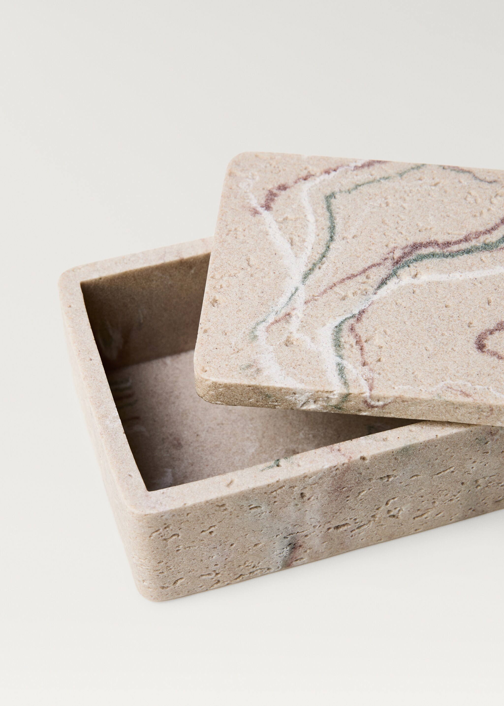Stone-effect resin box - Details of the article 2