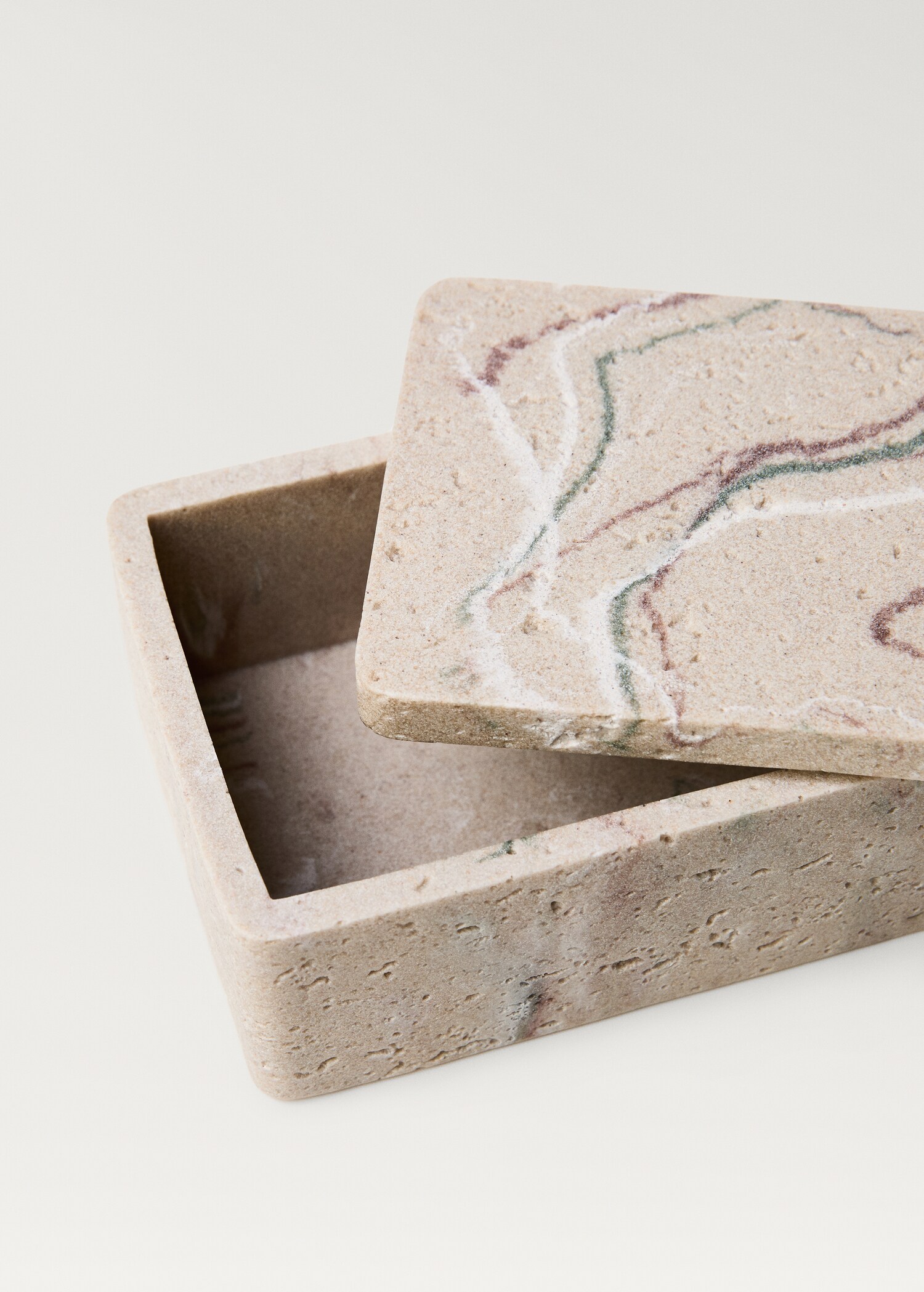 Stone-effect resin box - Details of the article 2