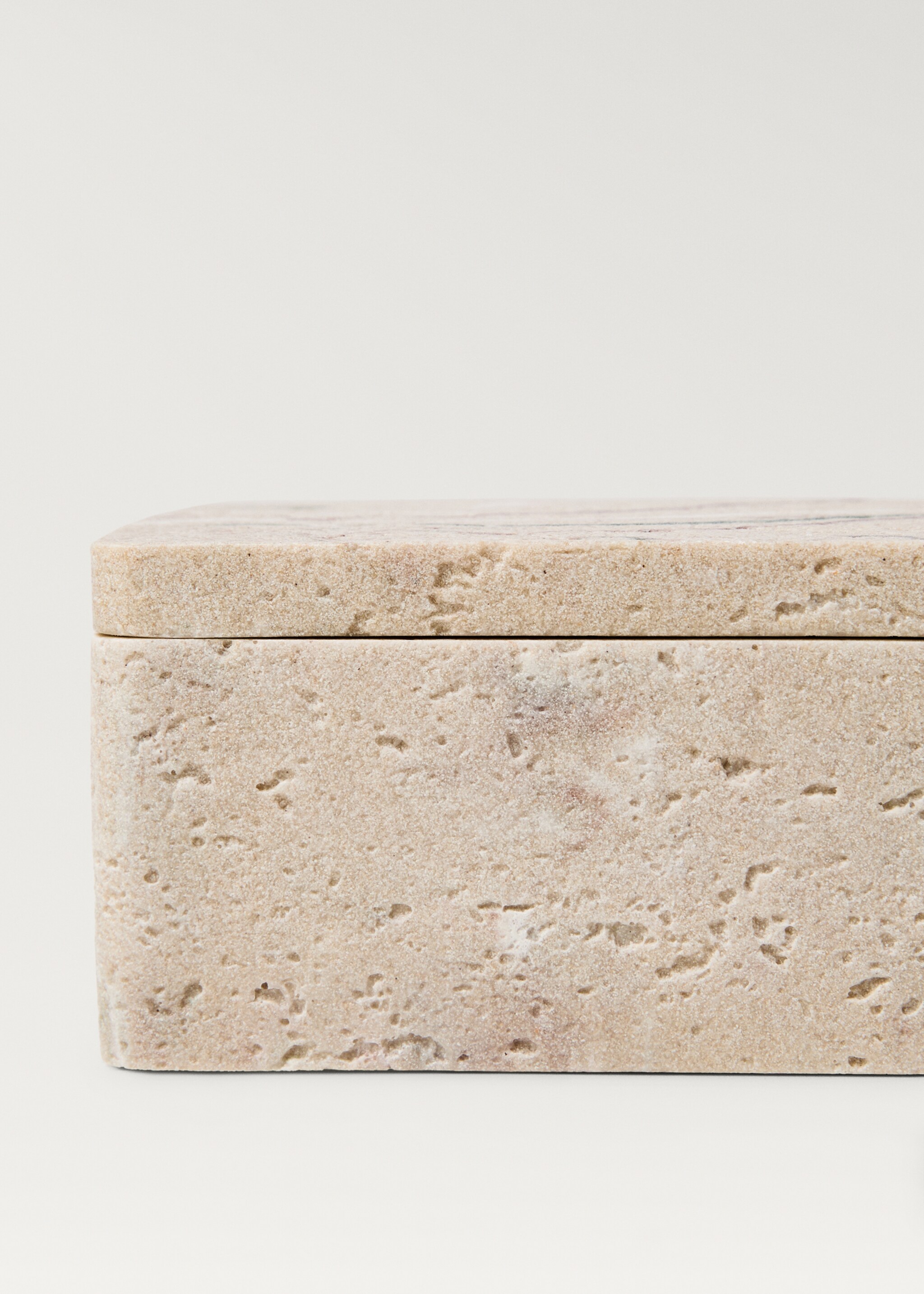 Stone-effect resin box - Details of the article 3