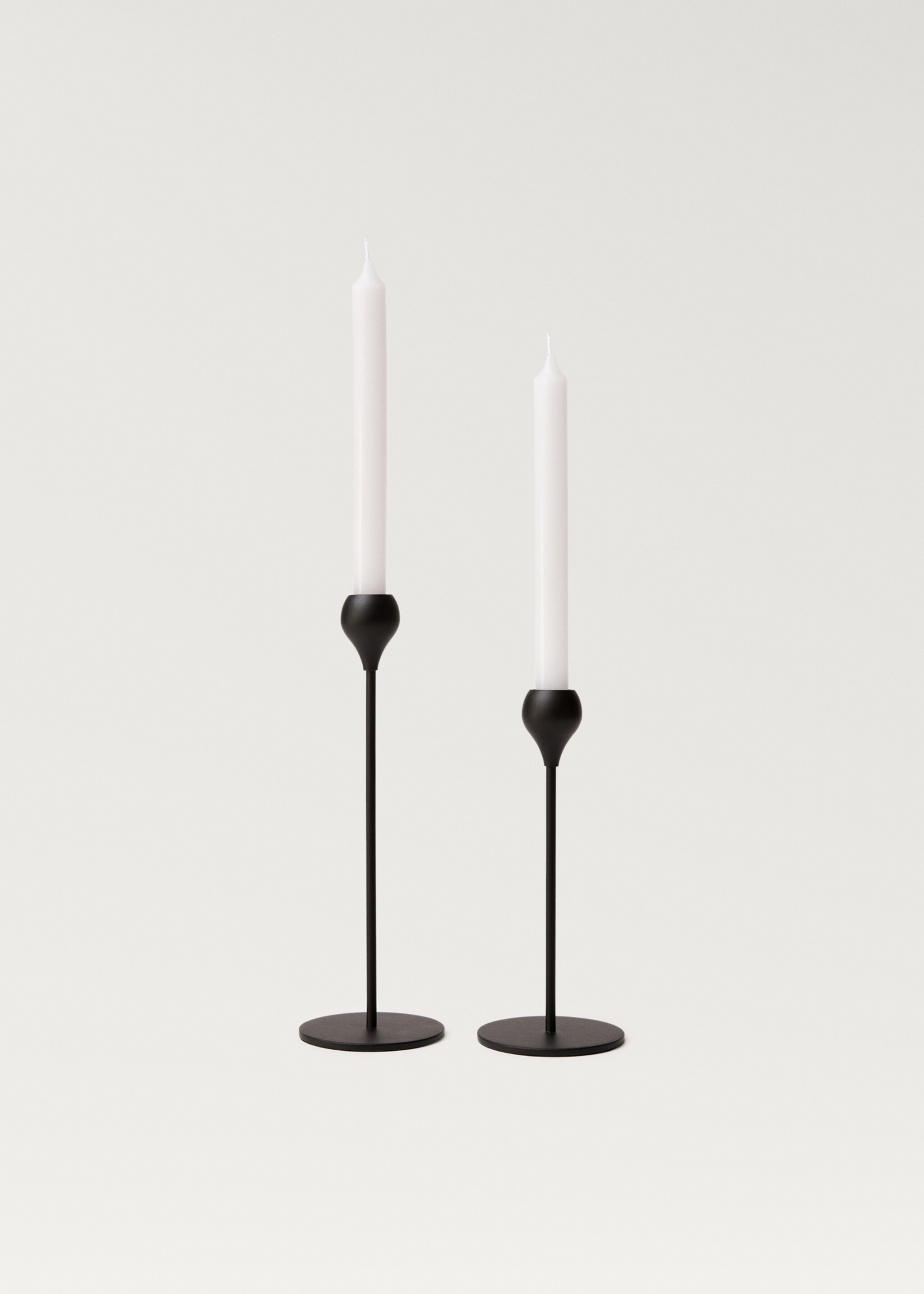Candelabro de metal pequeno - Pormenor do artigo 4