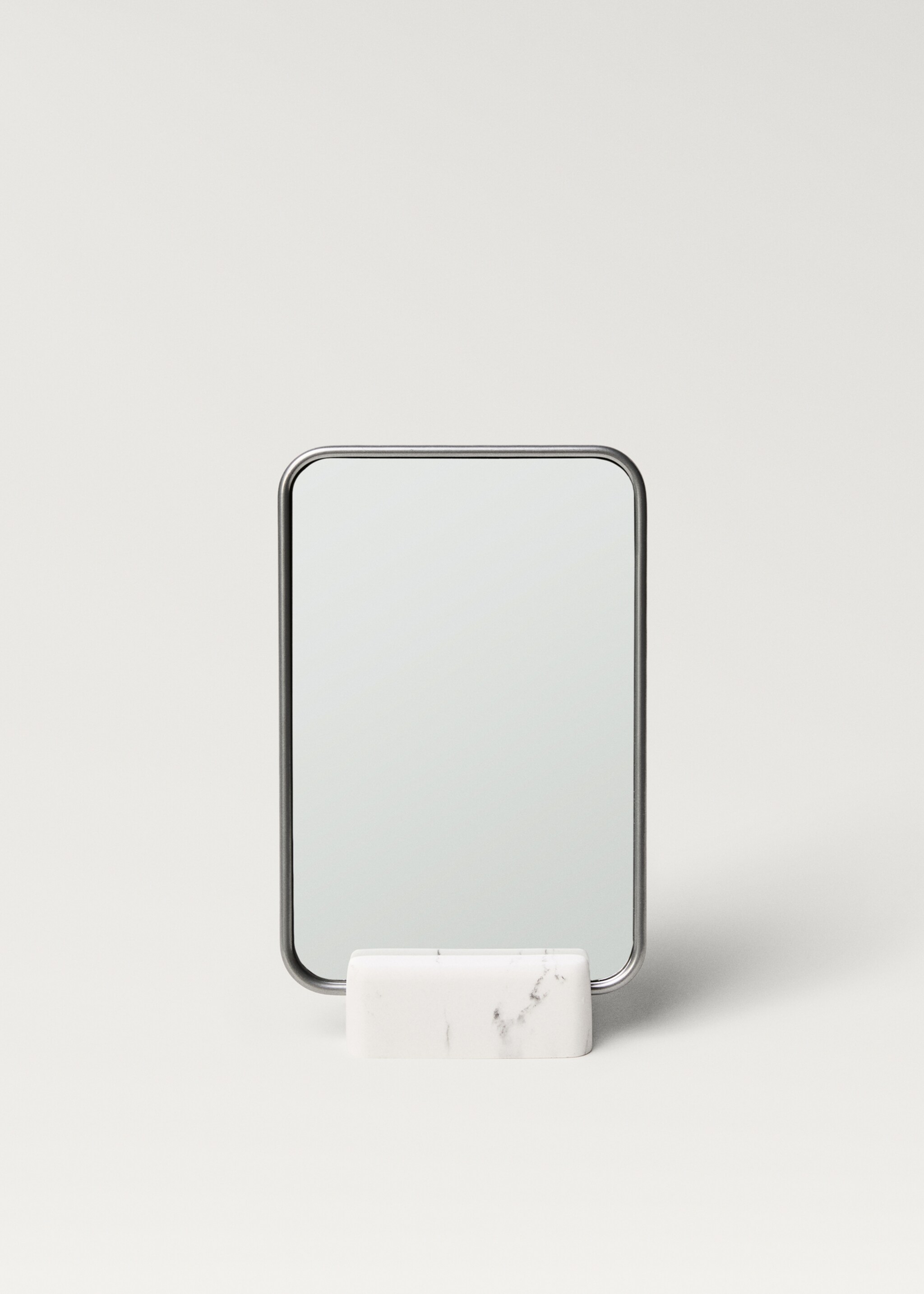 Marble-effect resin dressing table mirror - Article without model