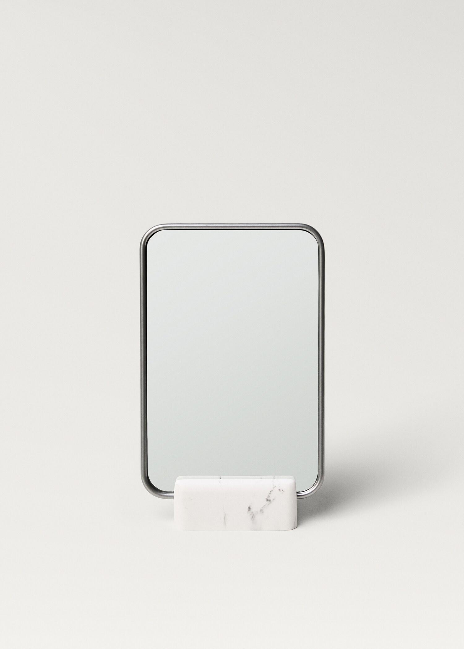 Marble-effect resin dressing table mirror - Article without model