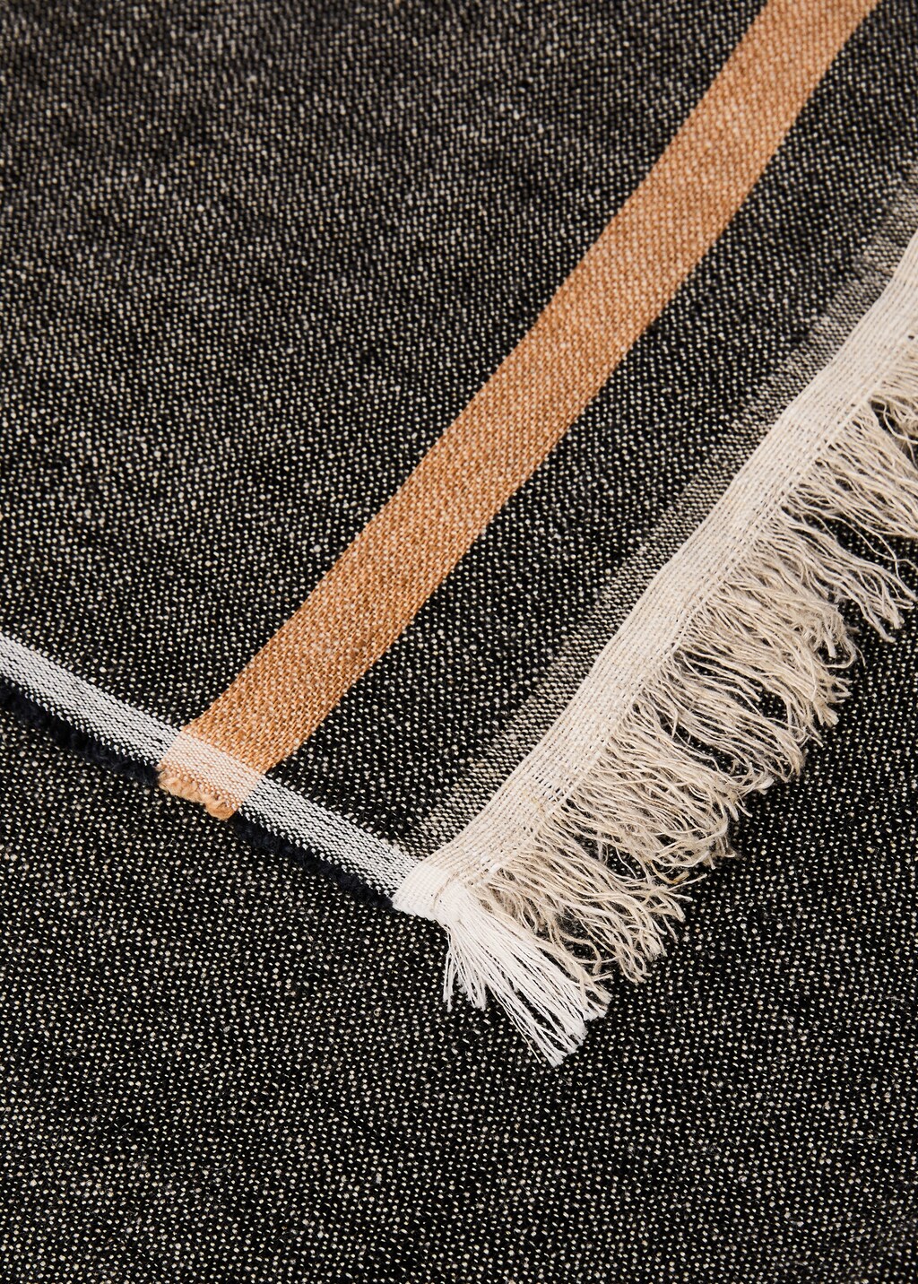 Linen blanket with stripe design