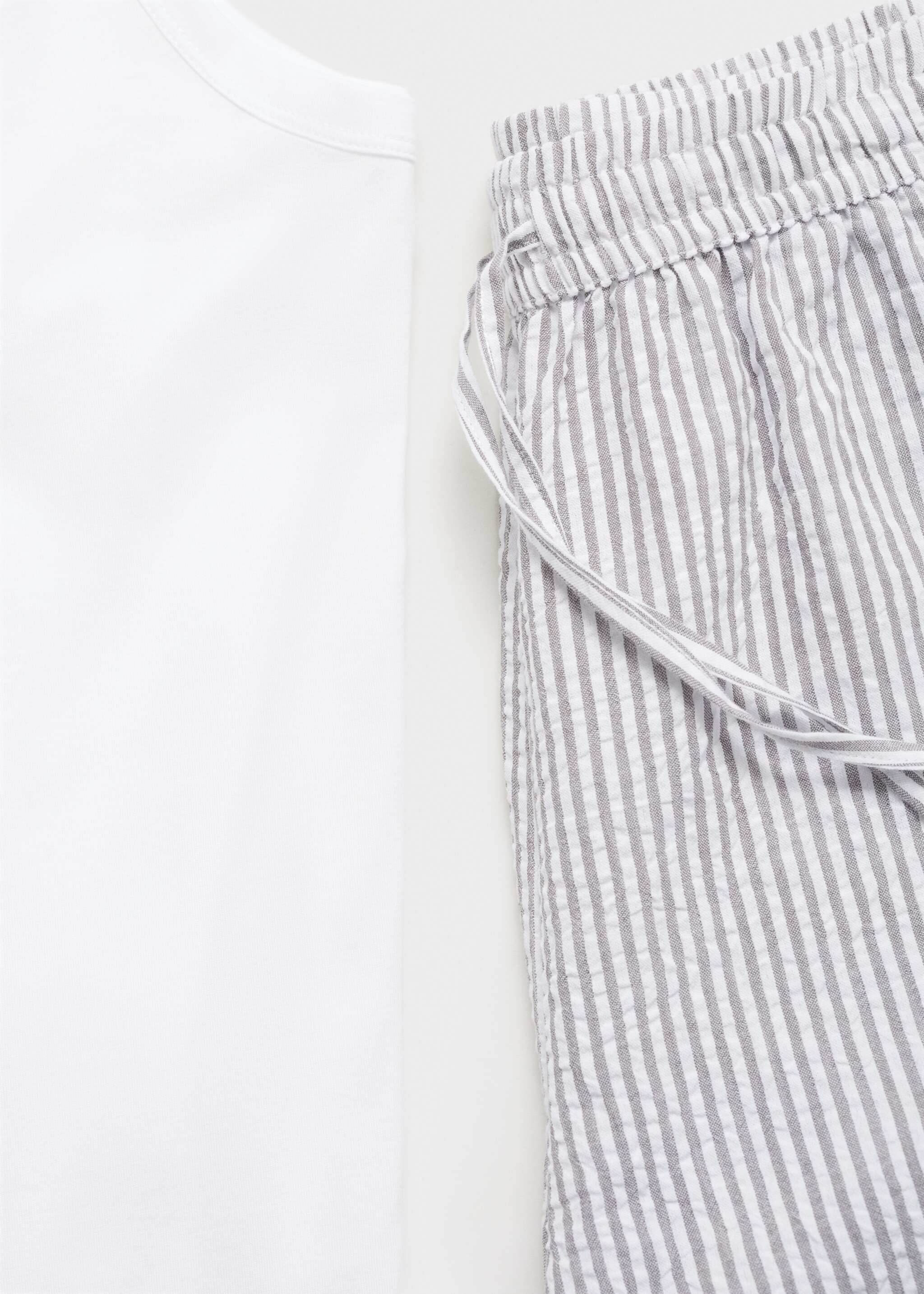 Striped two-piece pyjamas - Details of the article 0