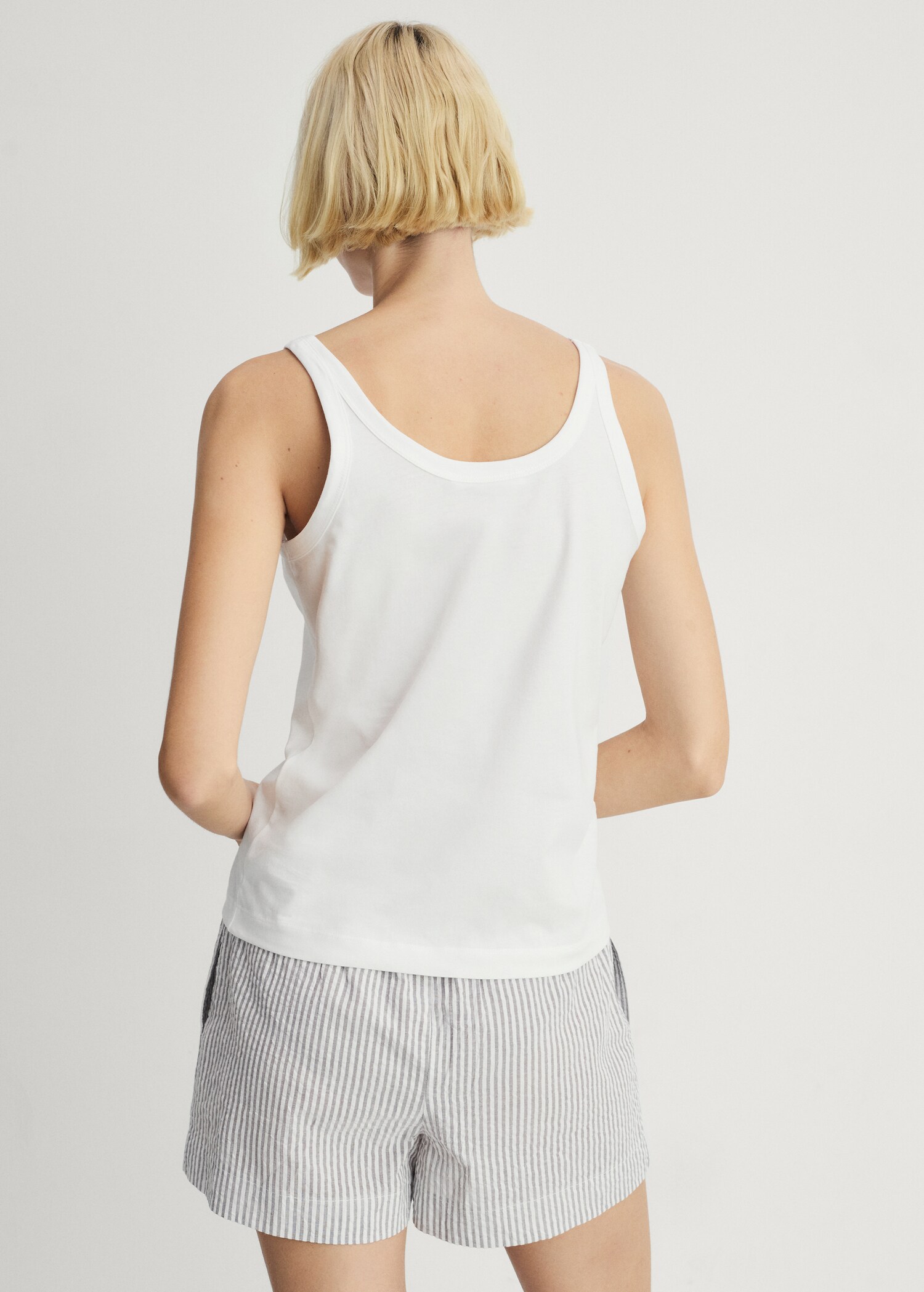 Striped two-piece pajamas - Reverse of the article
