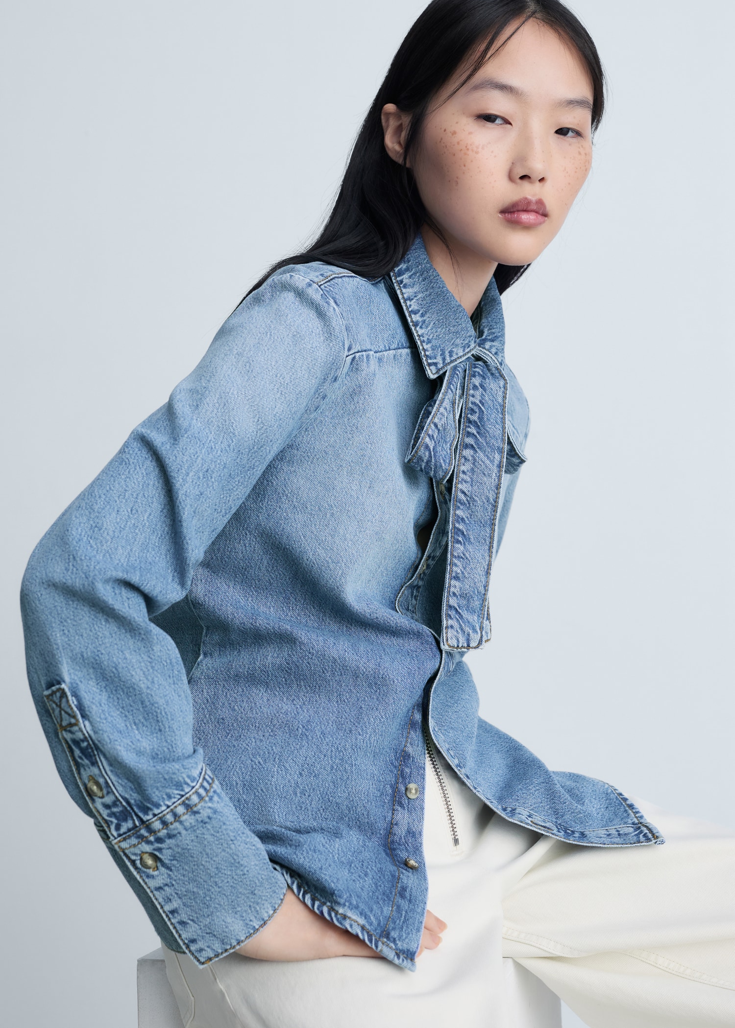 Denim shirt with bow - Details of the article 2