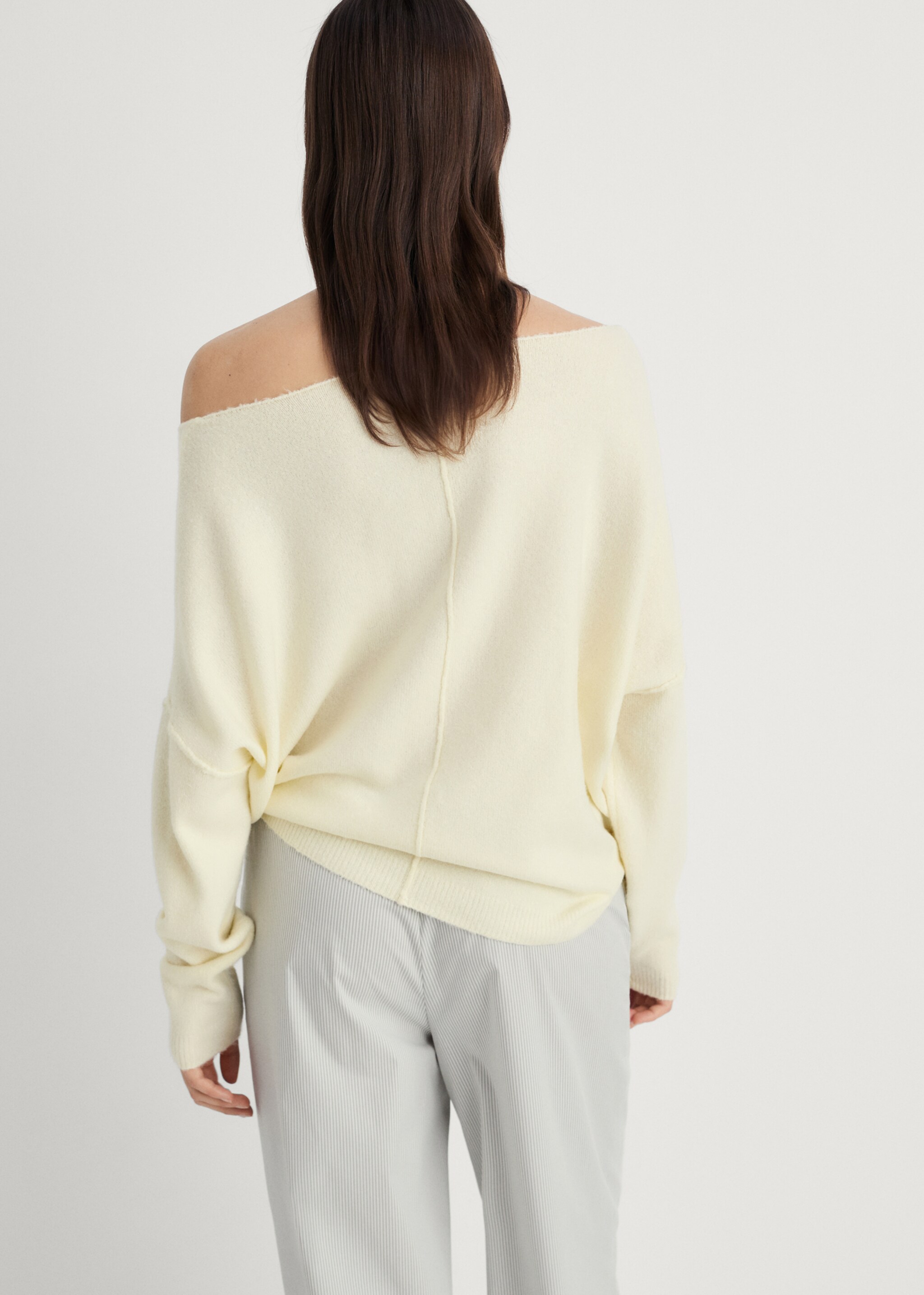 Oversize knit sweater - Reverse of the article