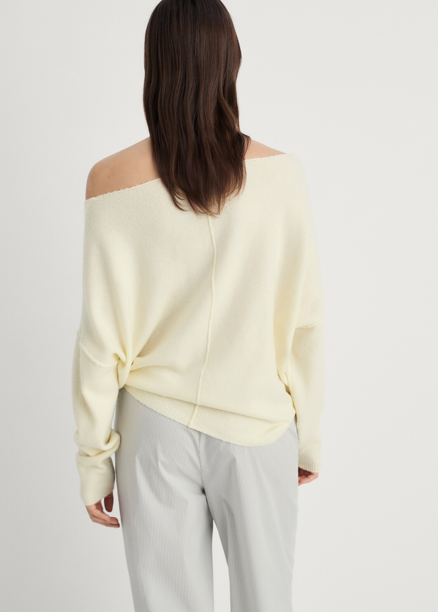 Oversize knit sweater - Reverse of the article