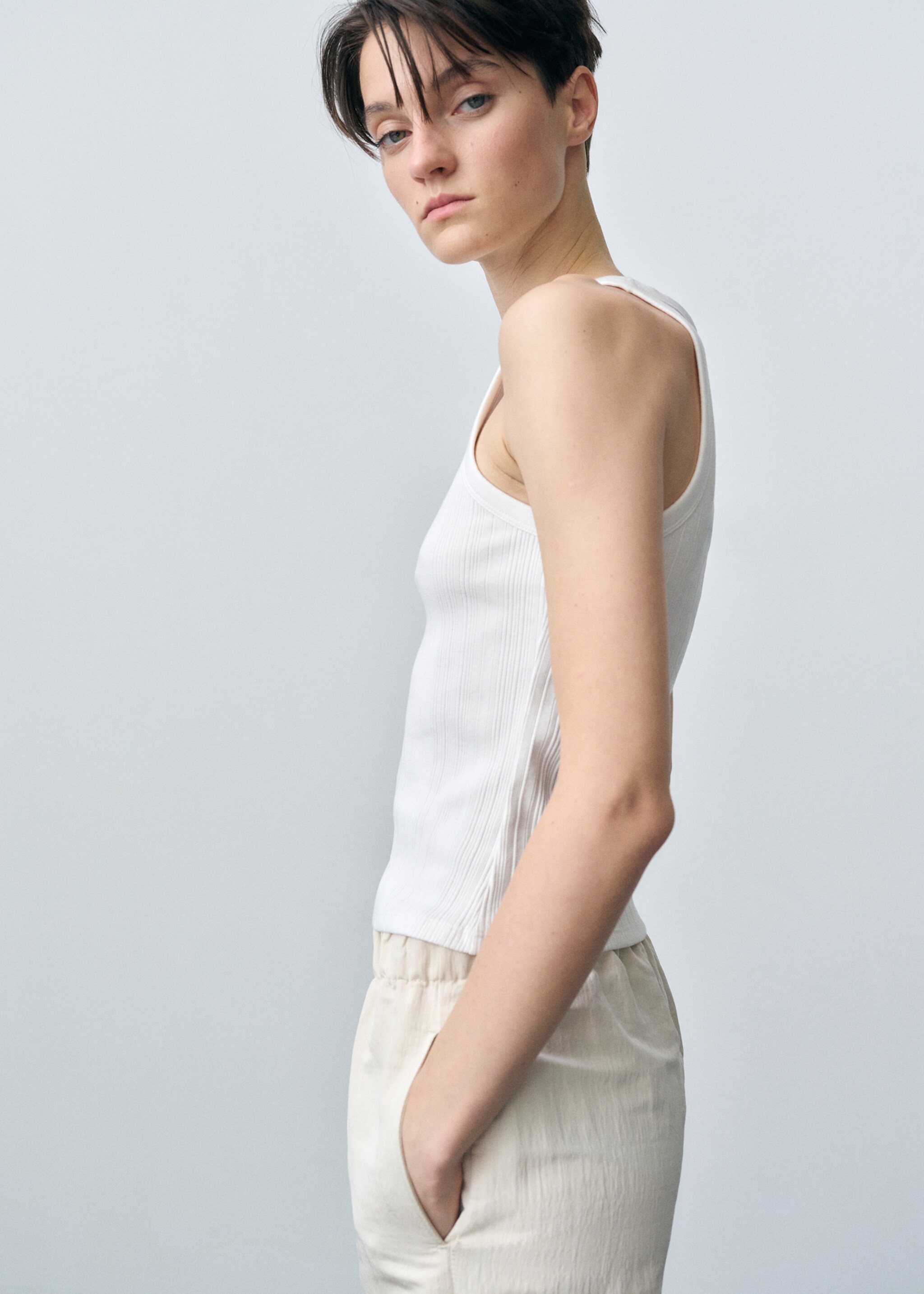Cotton halter-neck top - Details of the article 1