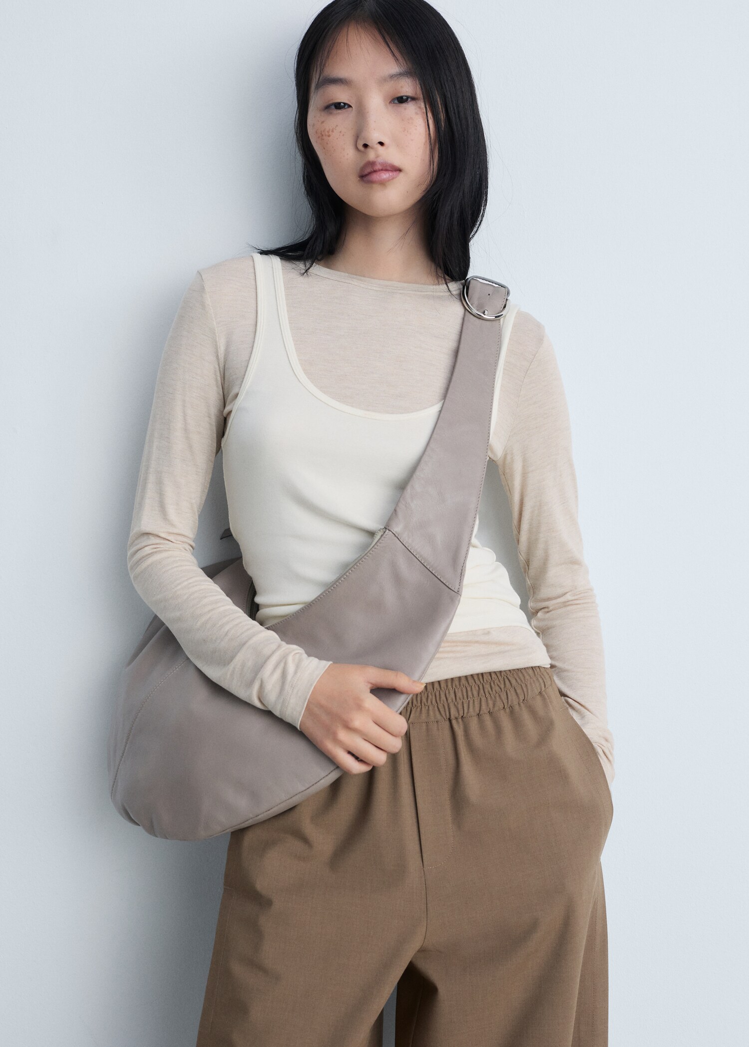 Wide-leg jogger trousers - Details of the article 1