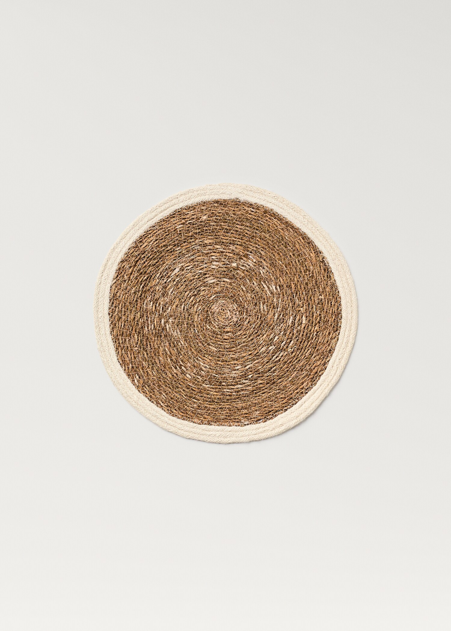 Natural fiber braided placemat - Article without model