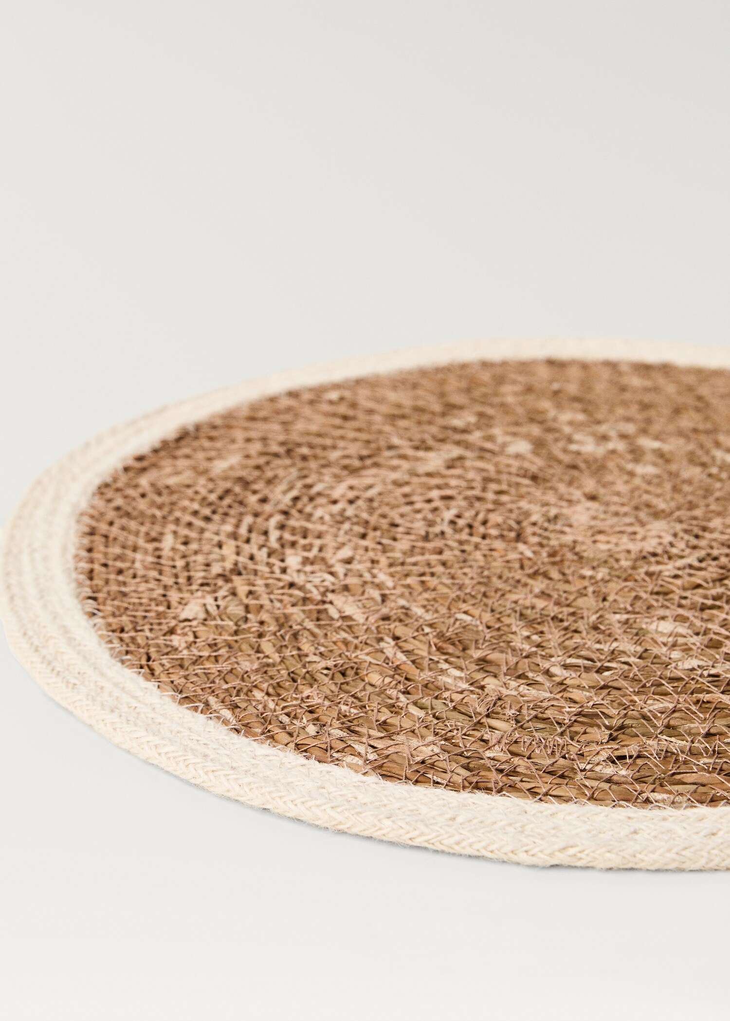 Natural fiber braided placemat - Details of the article 2