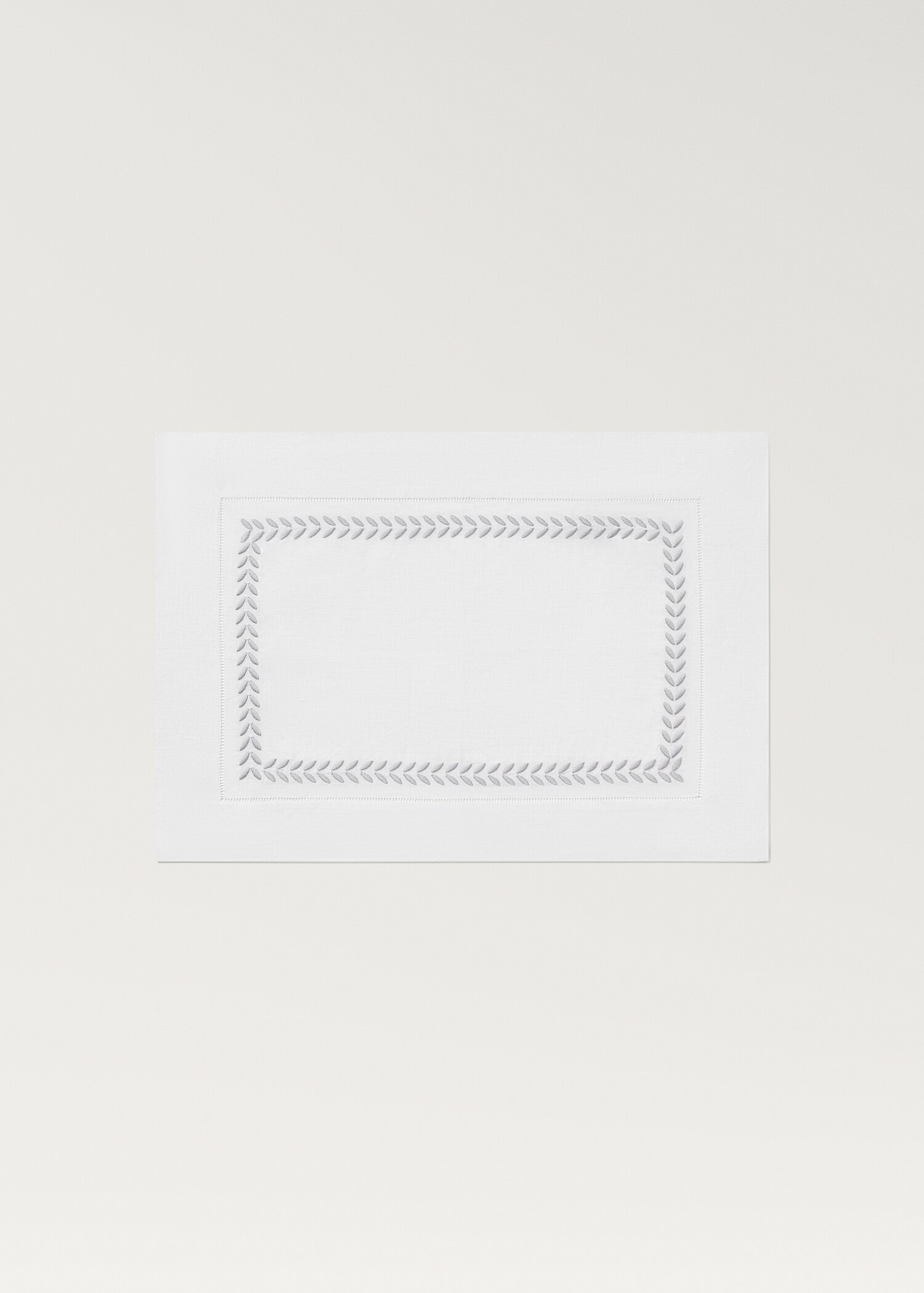 Embroidered herringbone linen placemat - Article without model