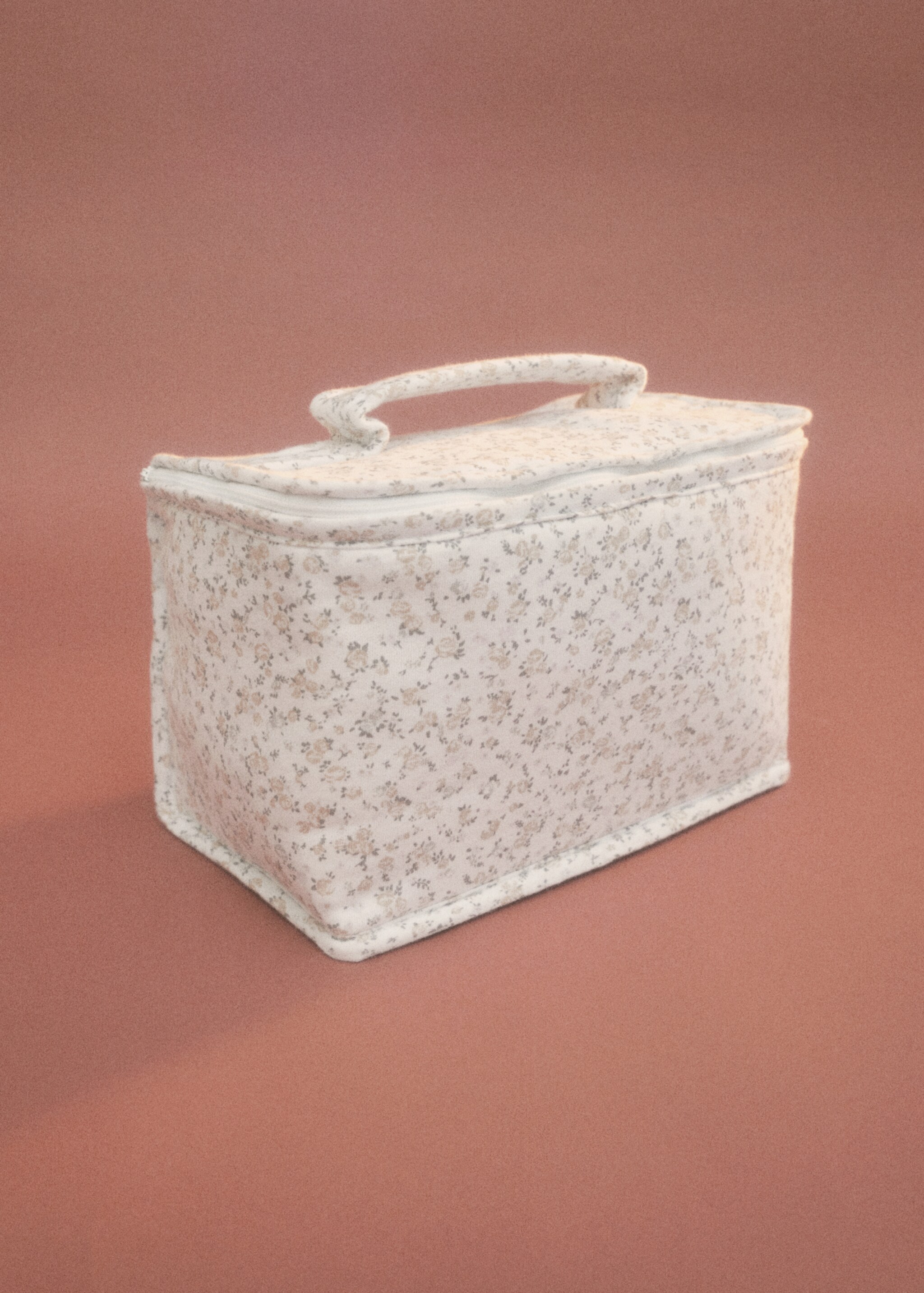 Children’s toiletry bag with mini-flower print - Details of the article 6, White. Ref: 87083303-00.