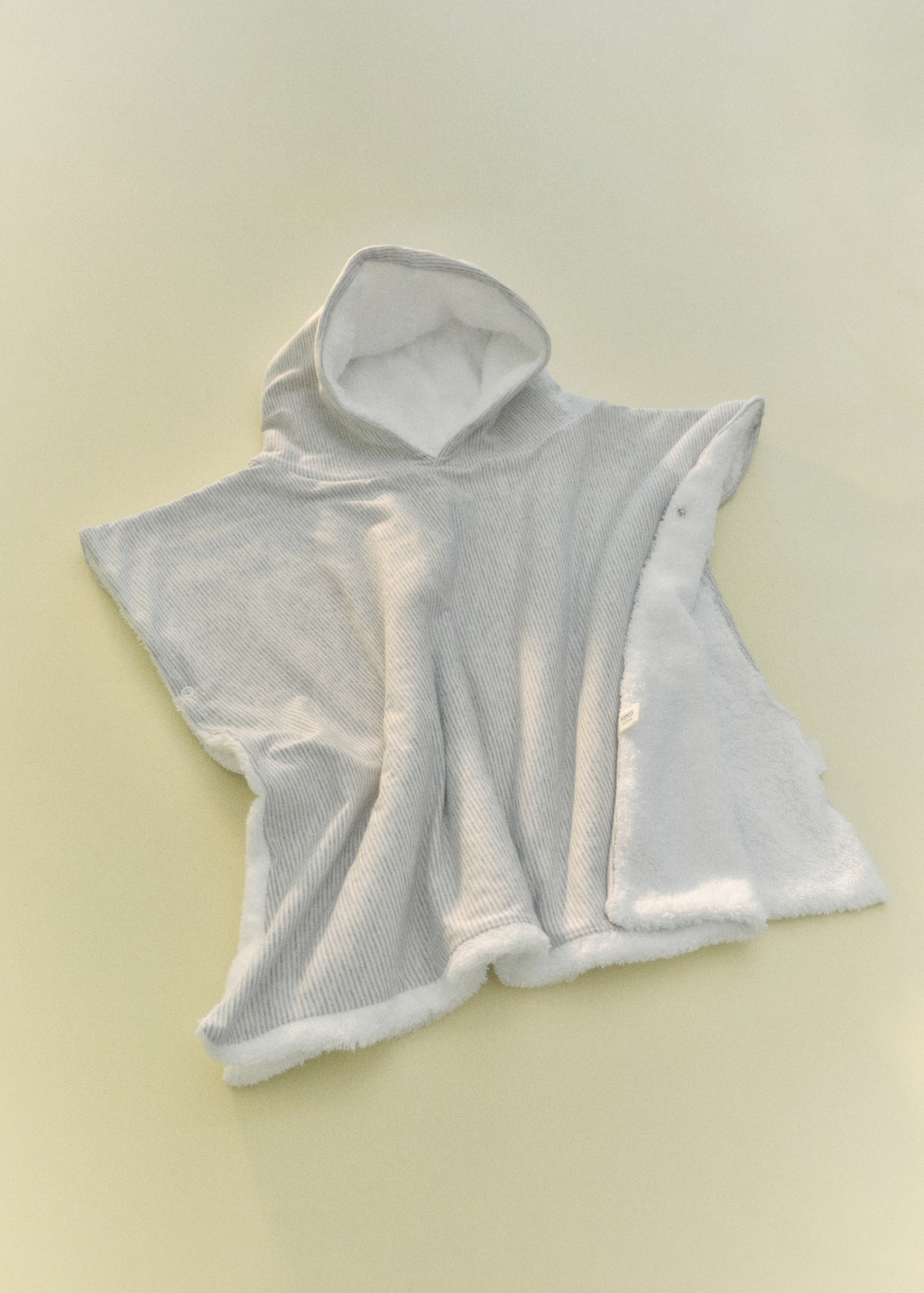 Children's cotton bath poncho with two-tone stripes