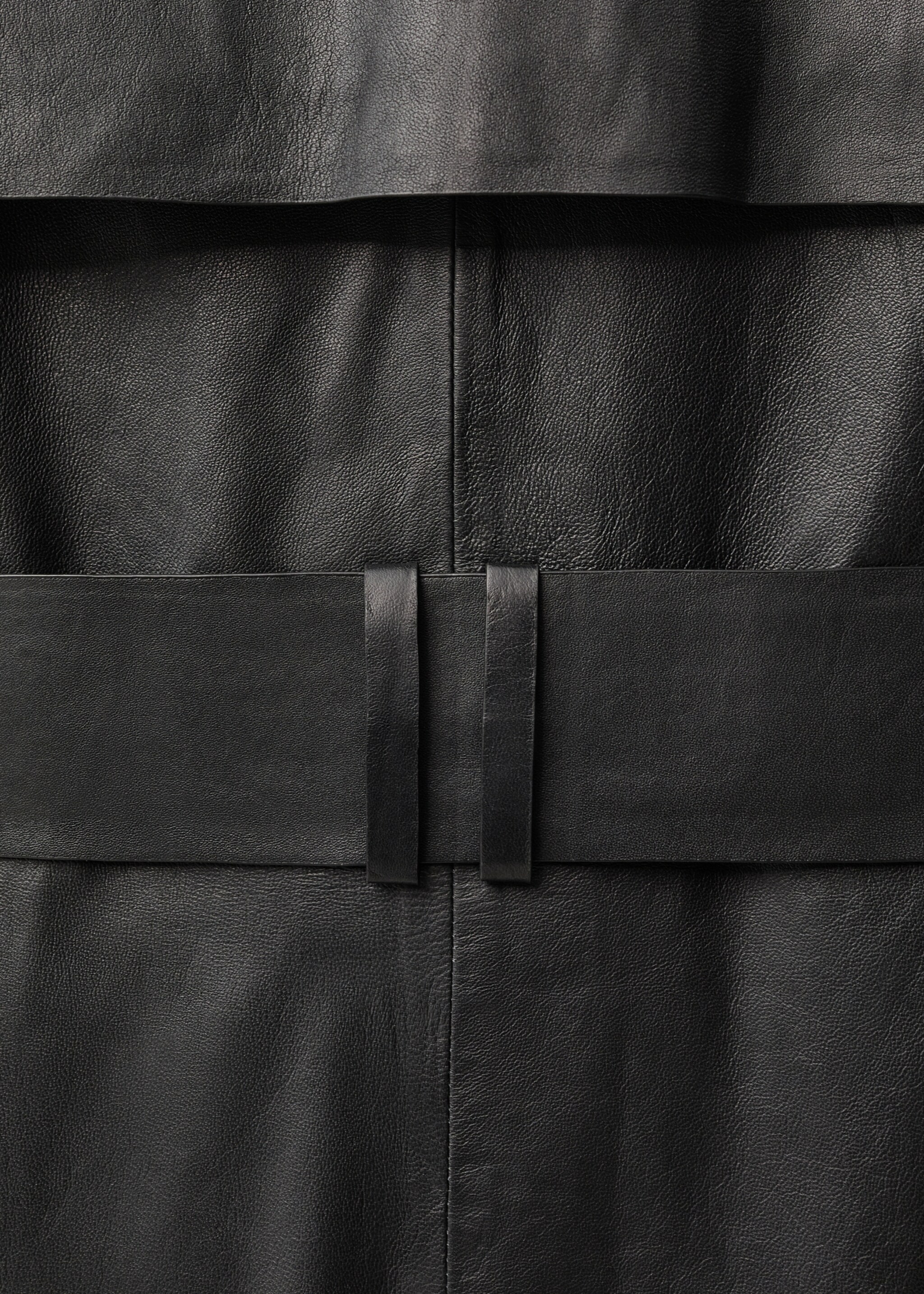 Leather trench coat with belt - Details of the article 0