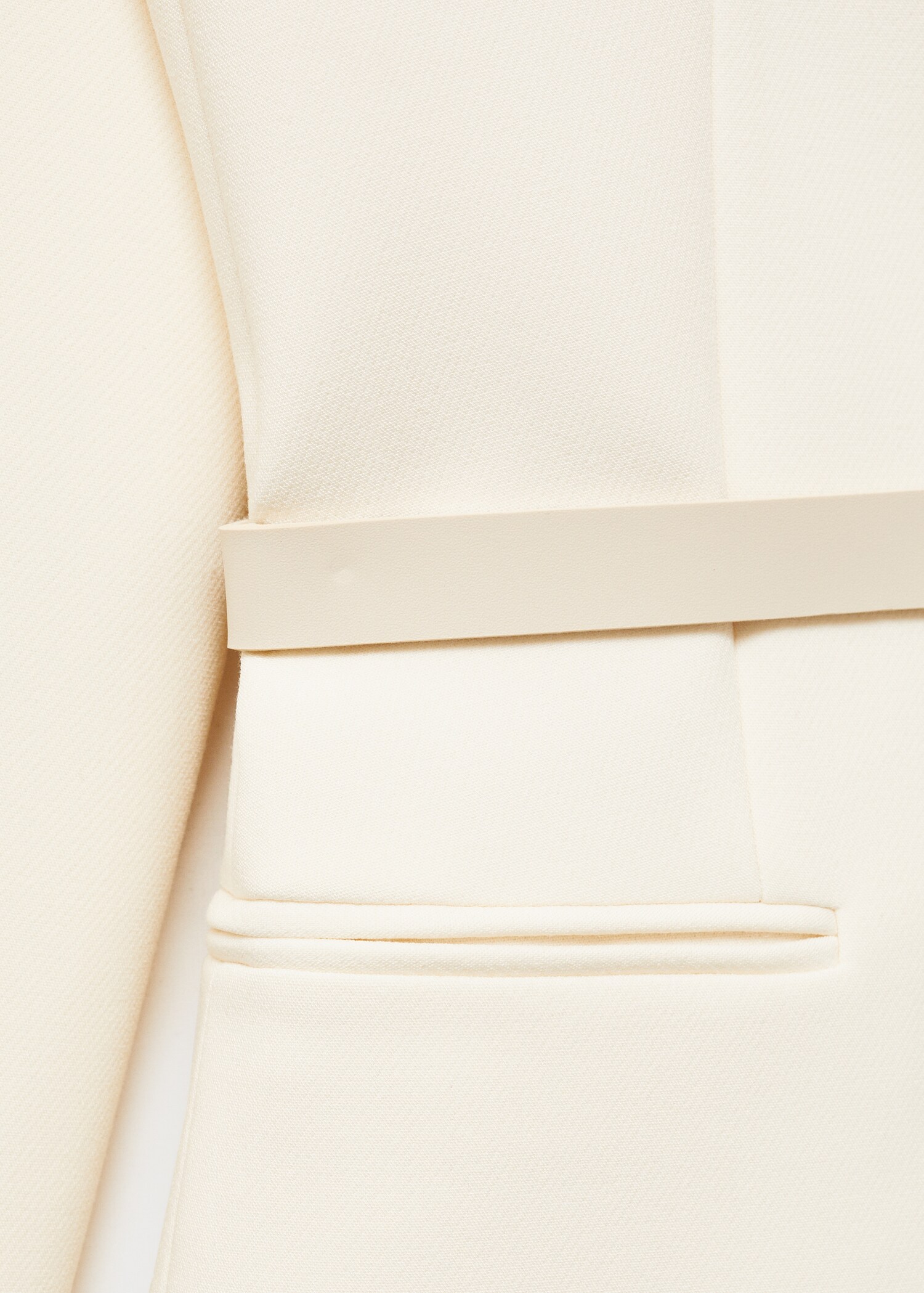 Structured blazer with belt - Details of the article 0