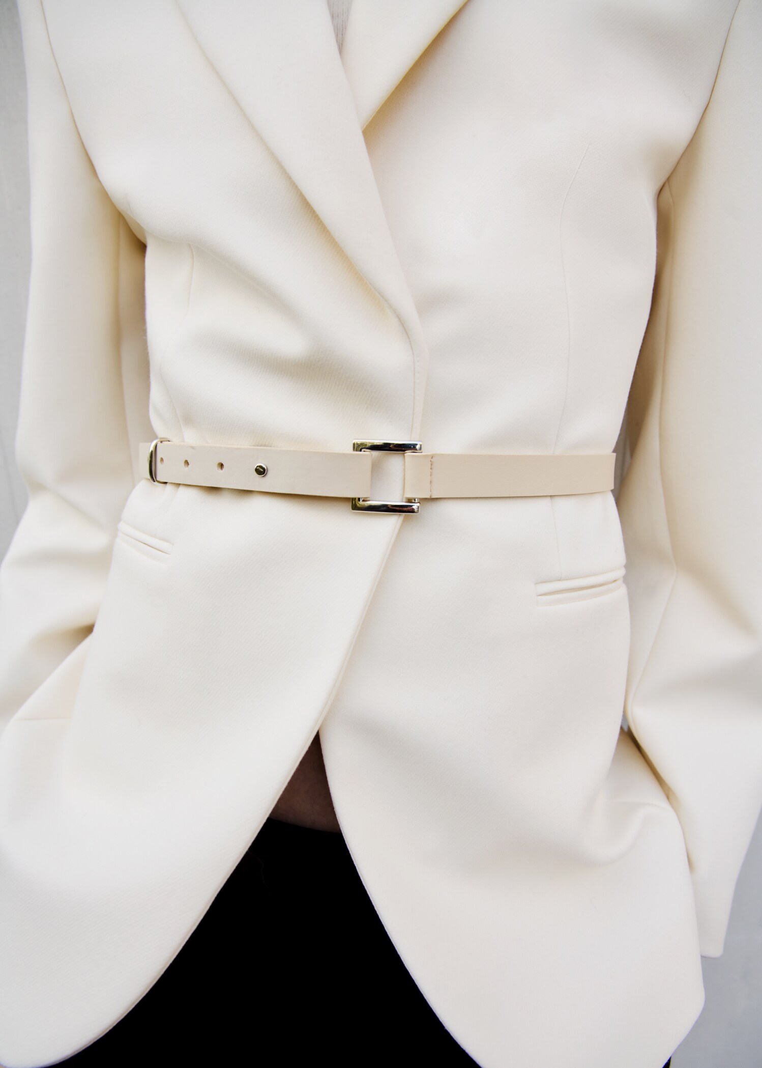 Structured blazer with belt - Details of the article 7