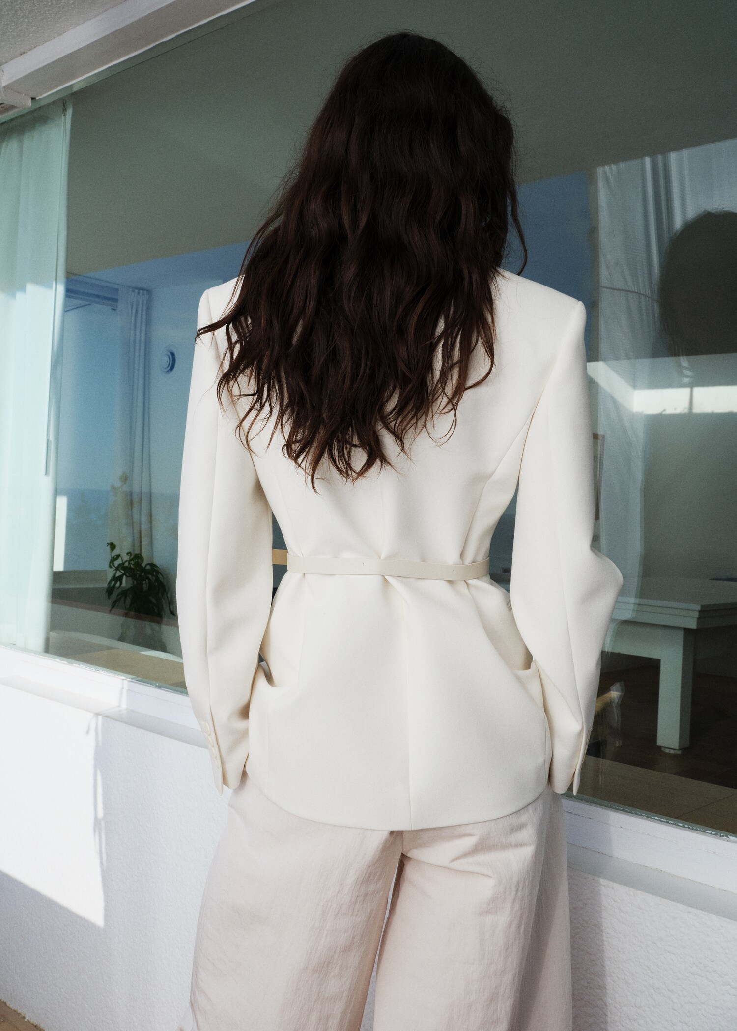 Structured blazer with belt - Reverse of the article