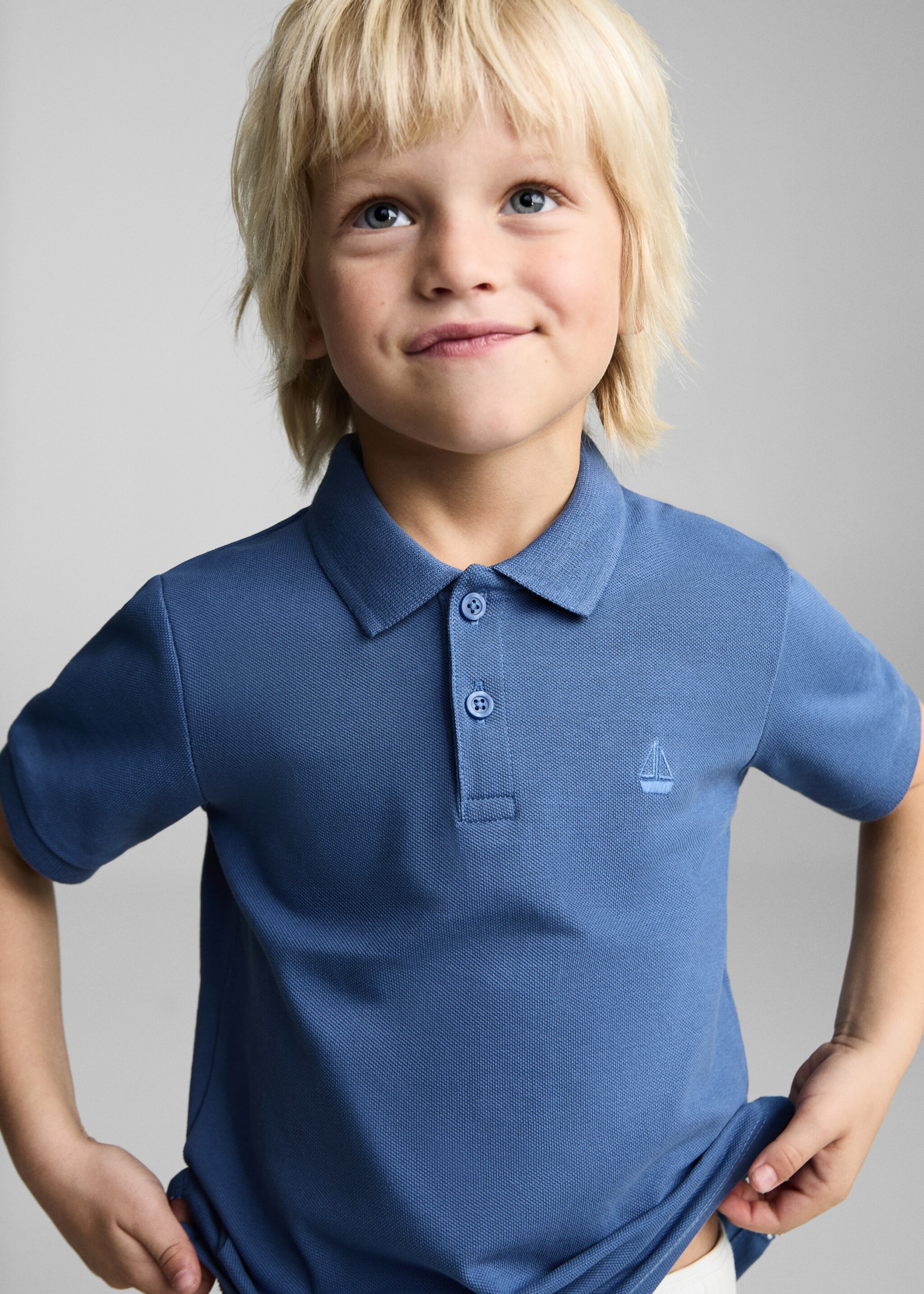 Short-sleeve knitted polo shirt - Medium plane