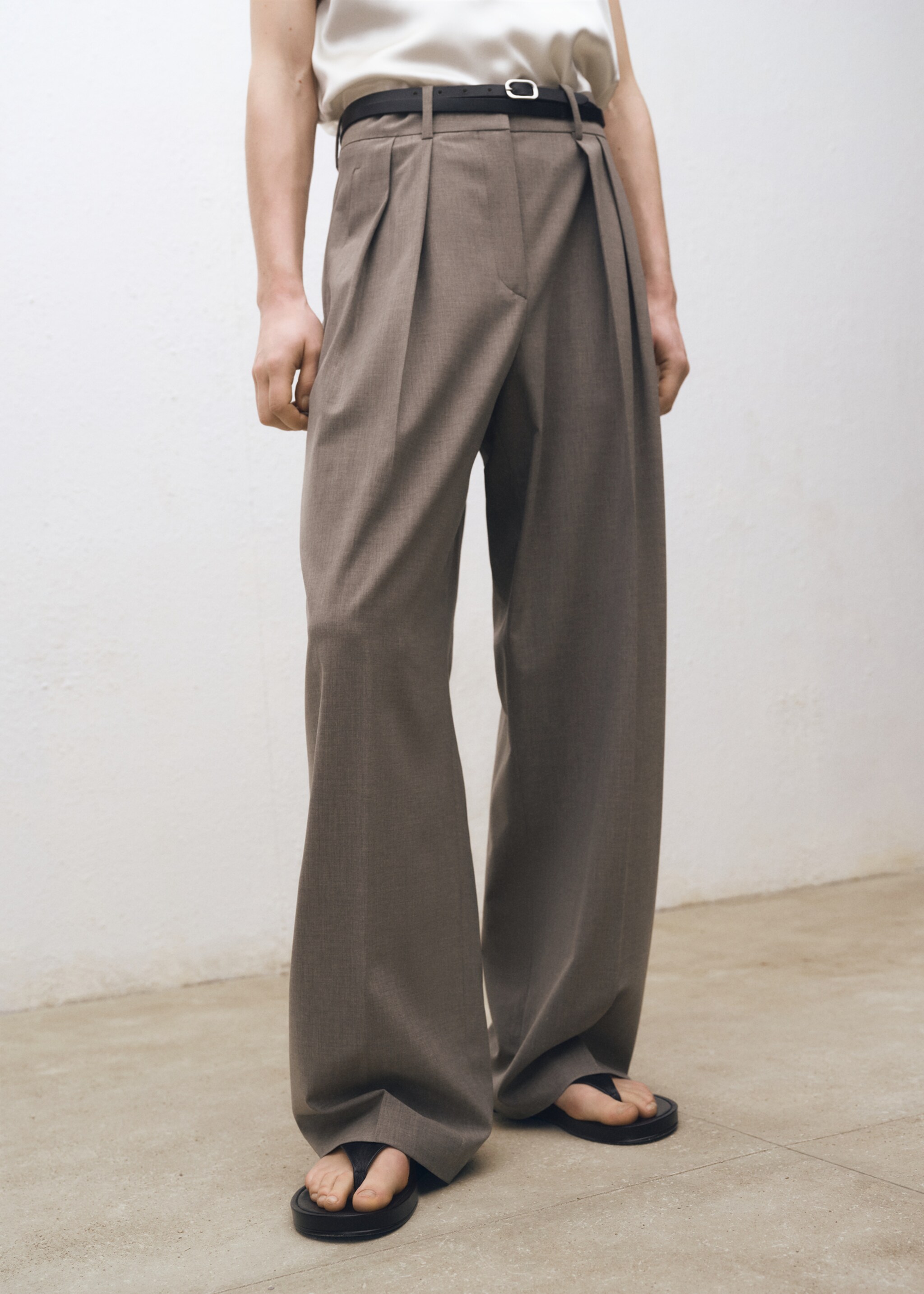 Wide-leg wool-blend suit trousers - Medium plane