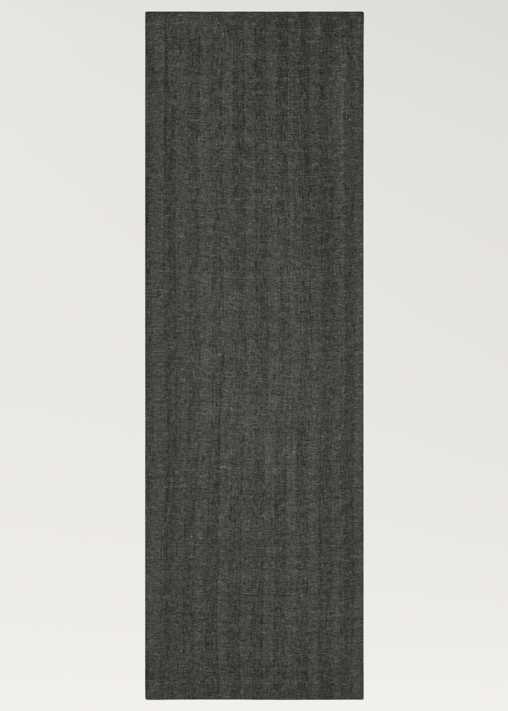 Linen table runner with herringbone structure - Details of the article 2