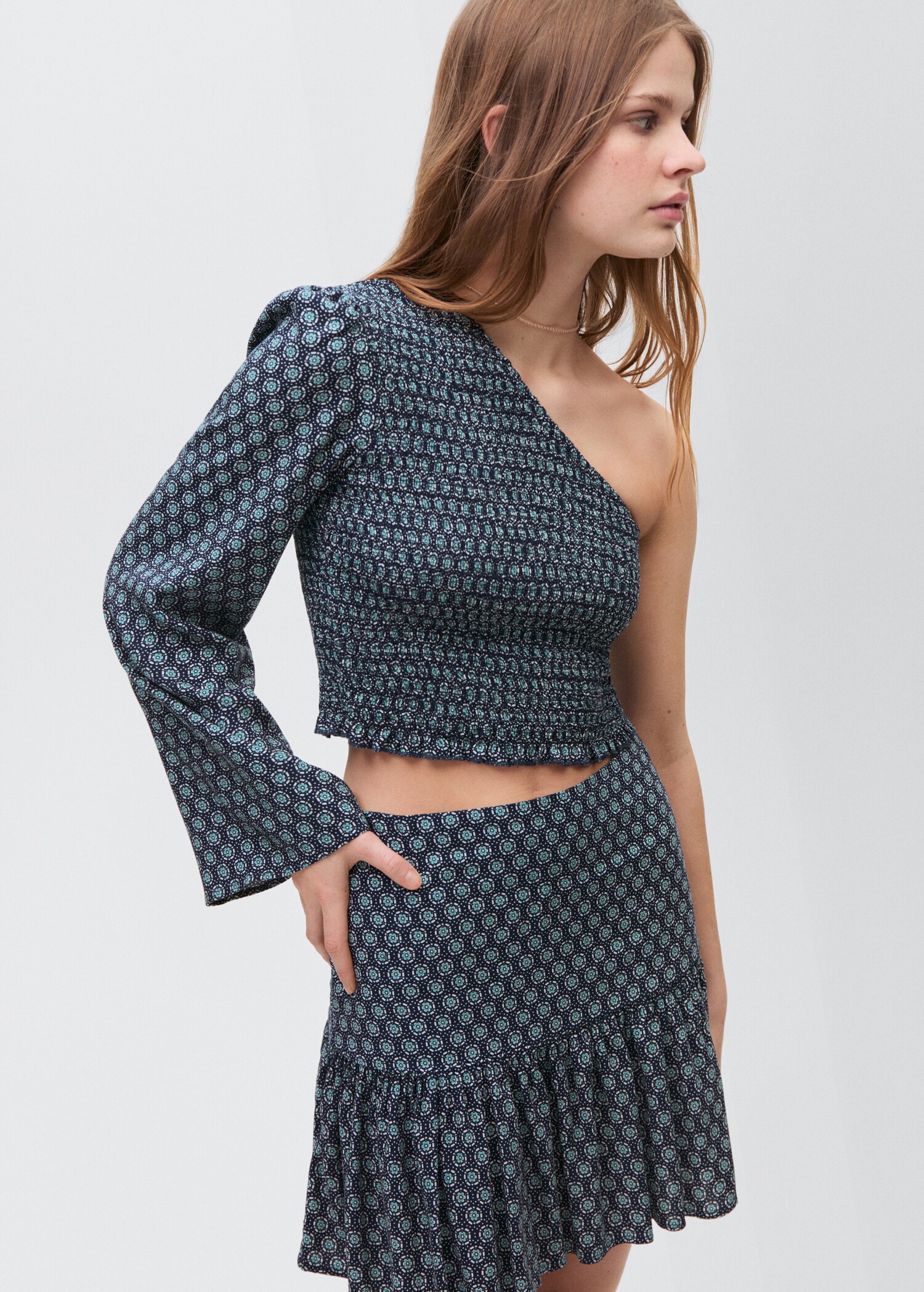 Blusa asimmetrica increspata - Piano medio
