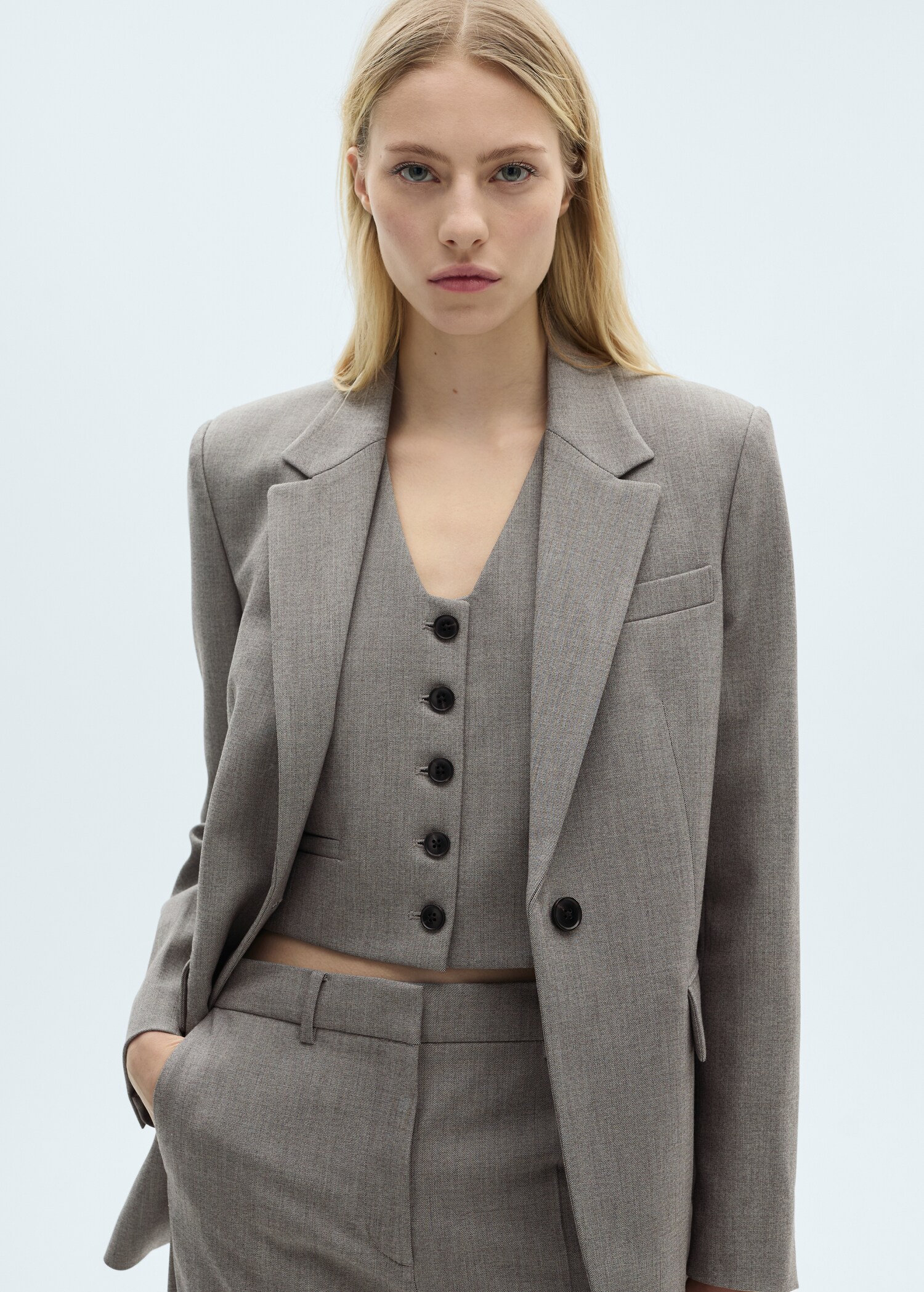 Straight jacket with flap pockets - Details of the article 6