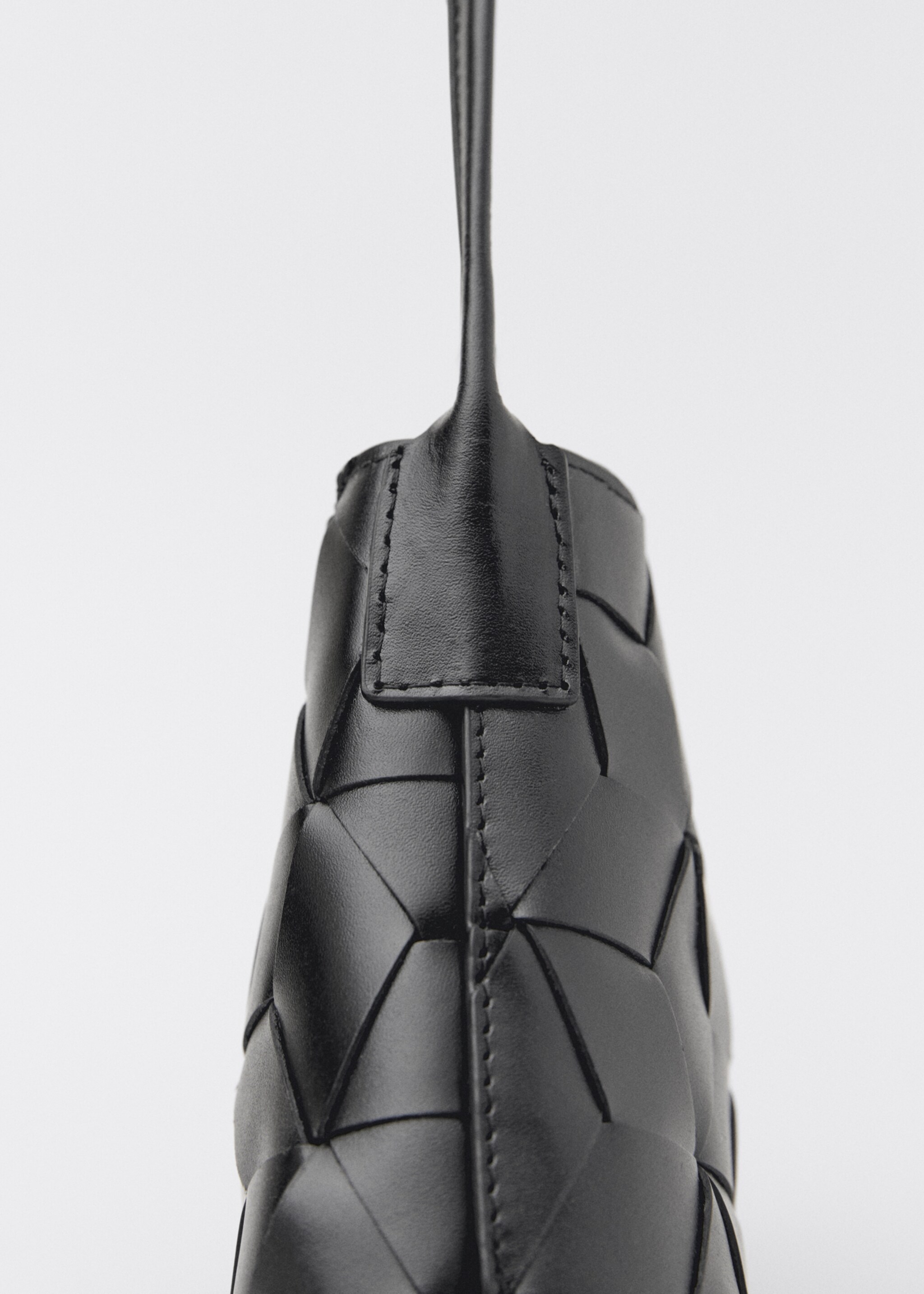 Schultertasche aus Leder in Flecht-Optik - Detail des Artikels 1
