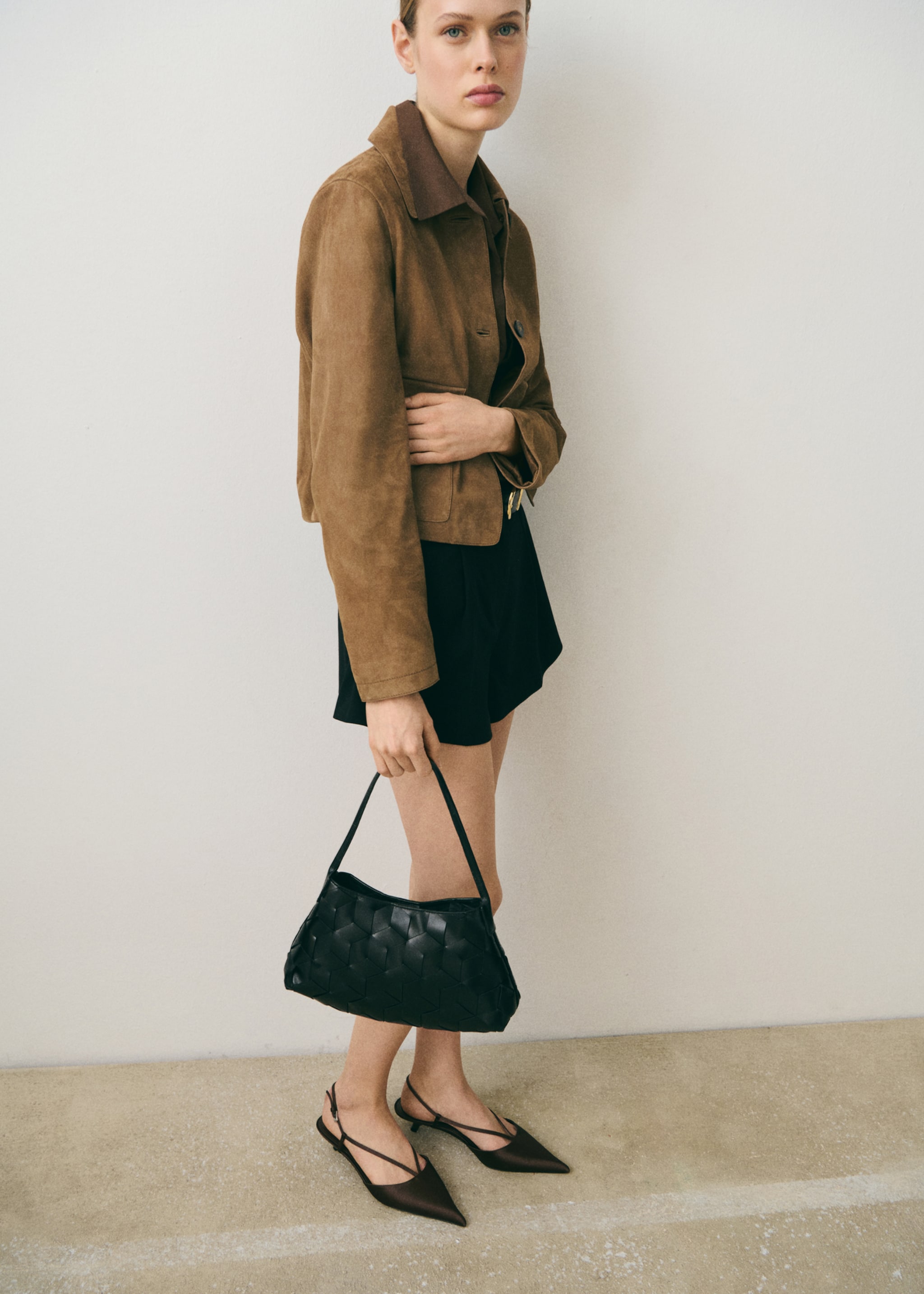 Braided leather shoulder bag - Details of the article 9
