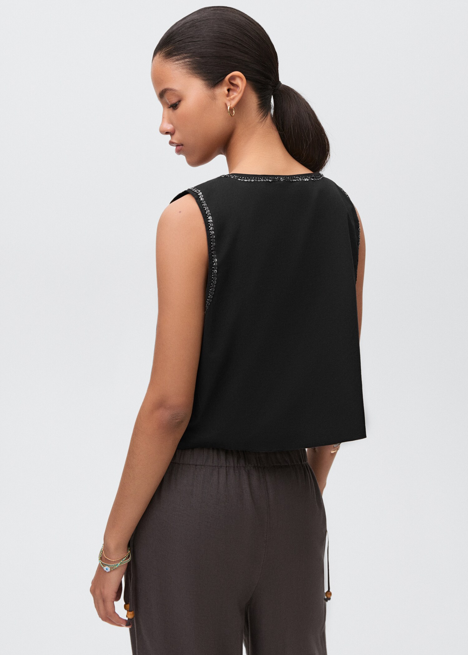 Beaded embroidered gilet - Reverse of the article
