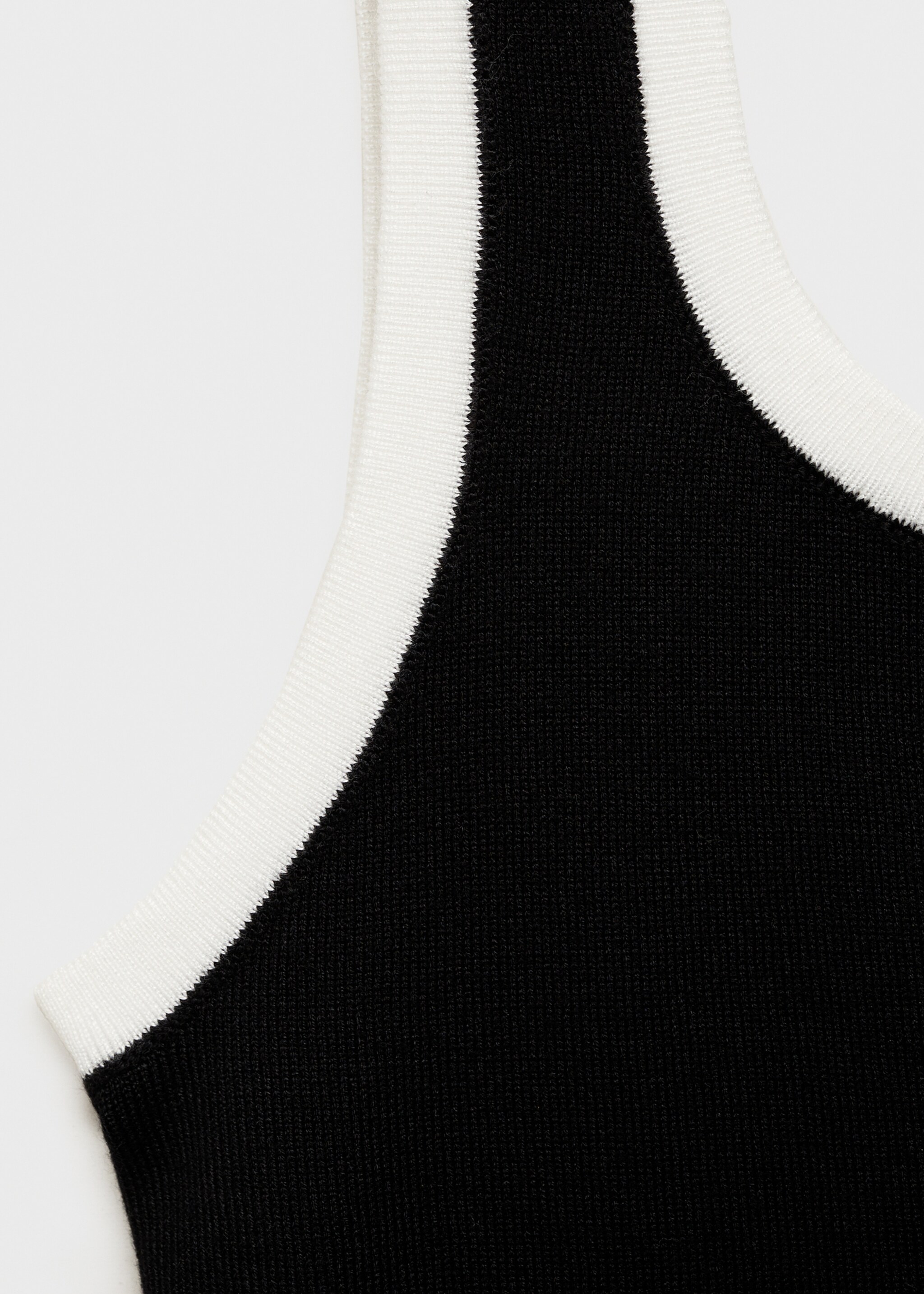Top bords contrastants - Détail de l'article 8