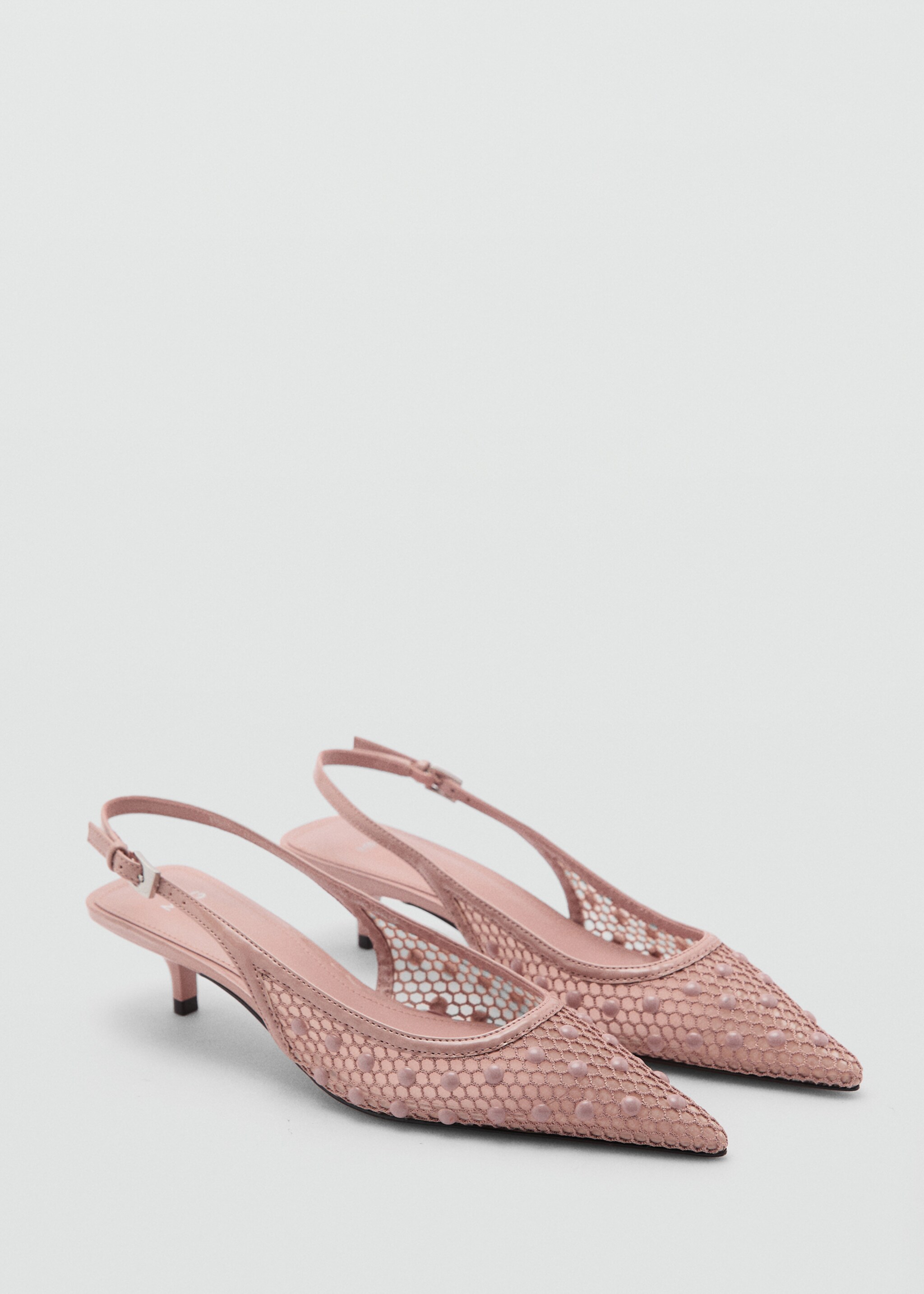 Chaussure à talon en mesh avec boules décoratives - Plan moyen