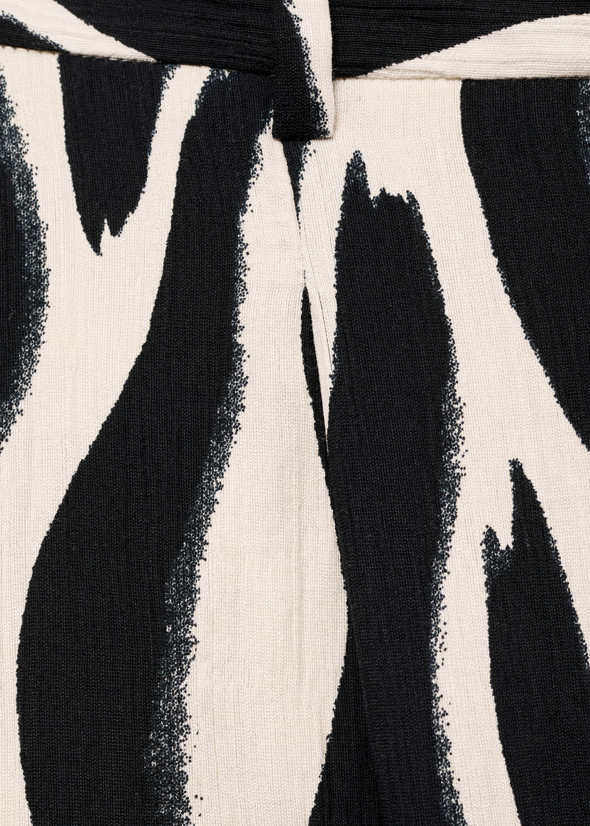 Zebra-print straight-fit trousers - Details of the article 8