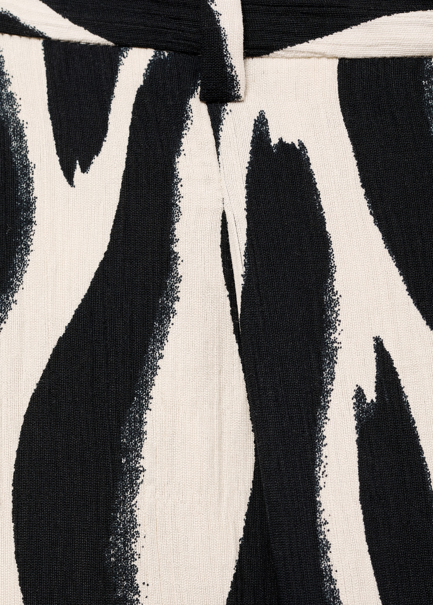 Zebra-print straight-fit pants - Details of the article 8