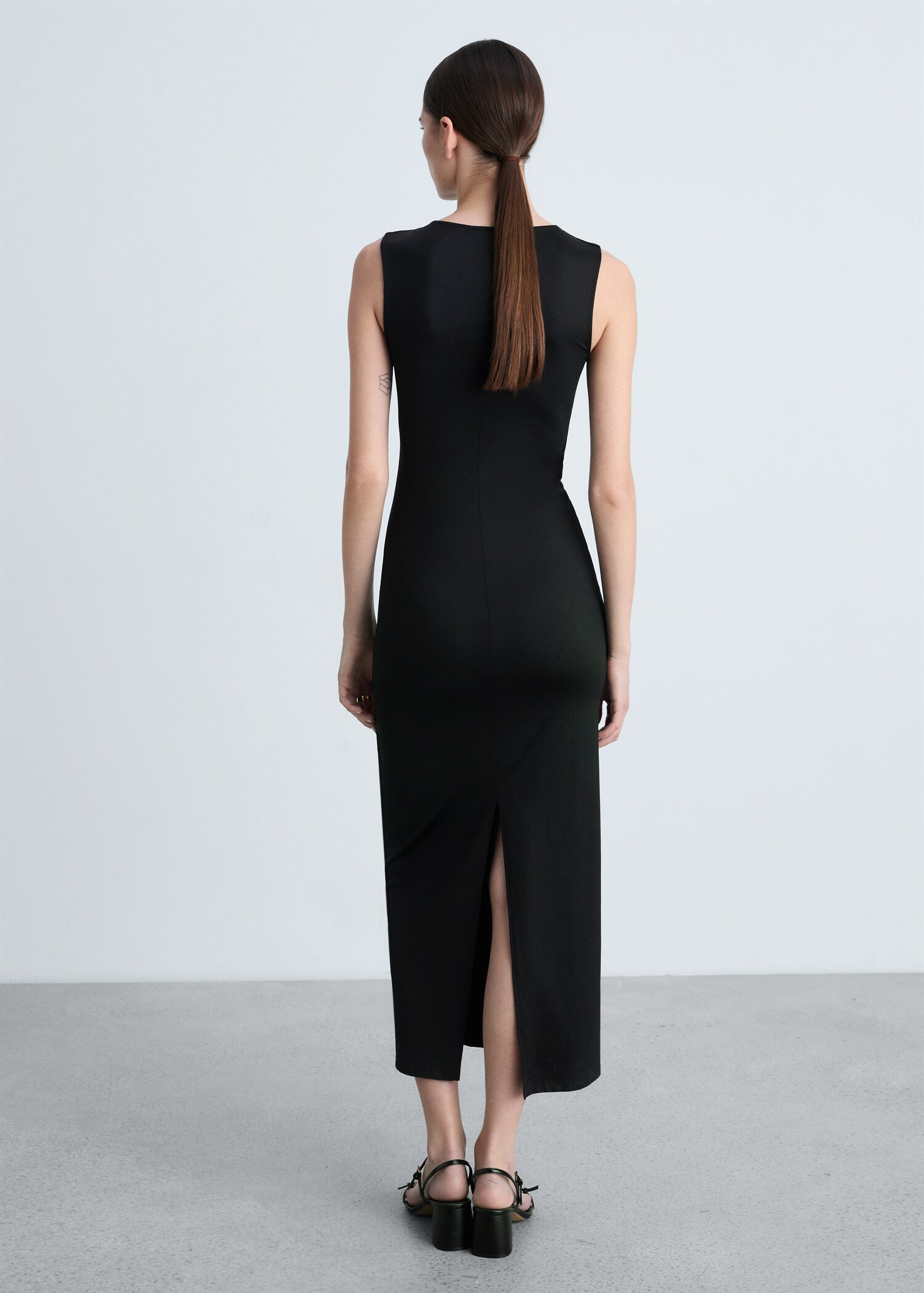 Langes rückenfreies Kleid - Rückseite des Artikels