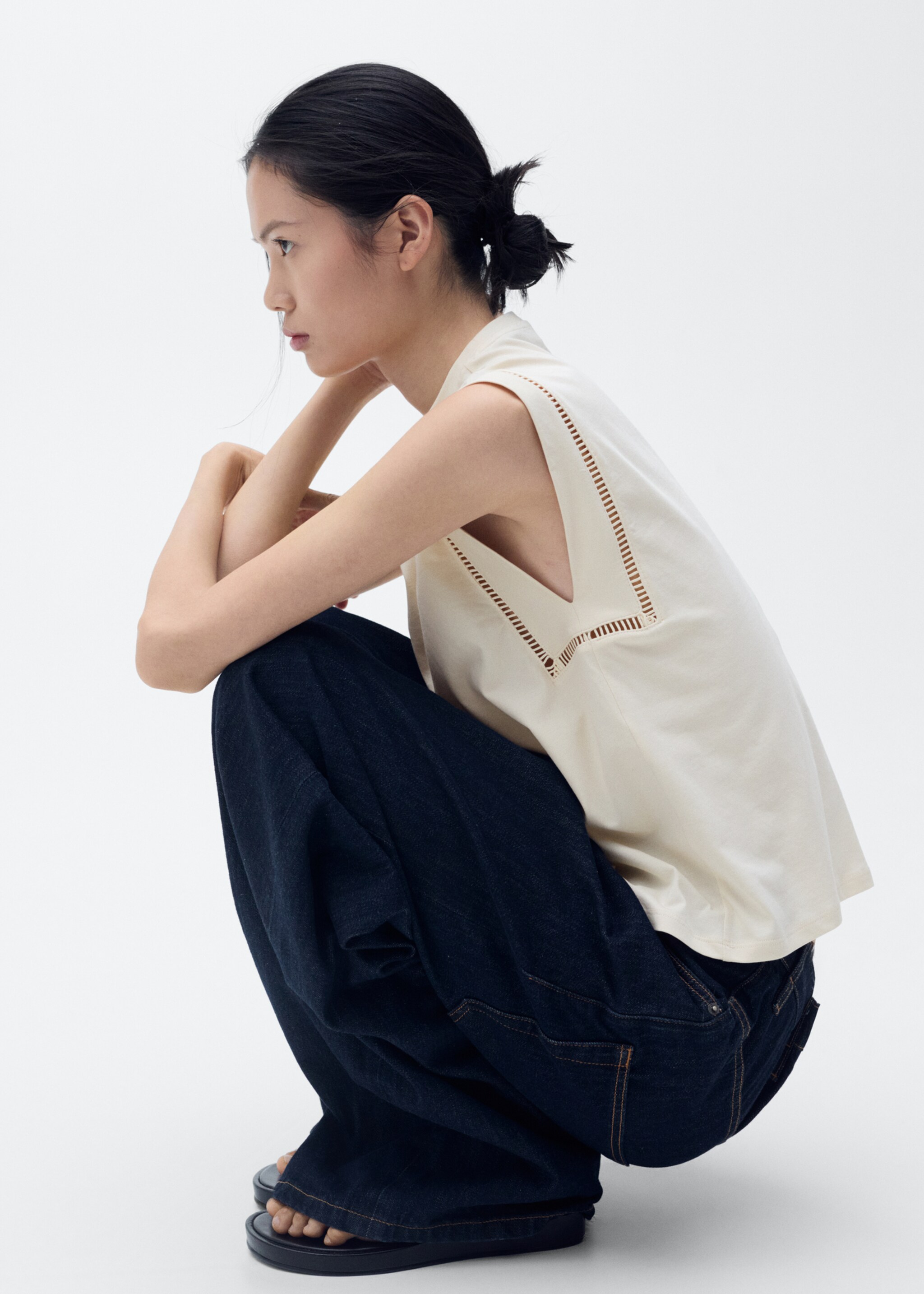 Cotton t-shirt with openwork trim - Details of the article 2