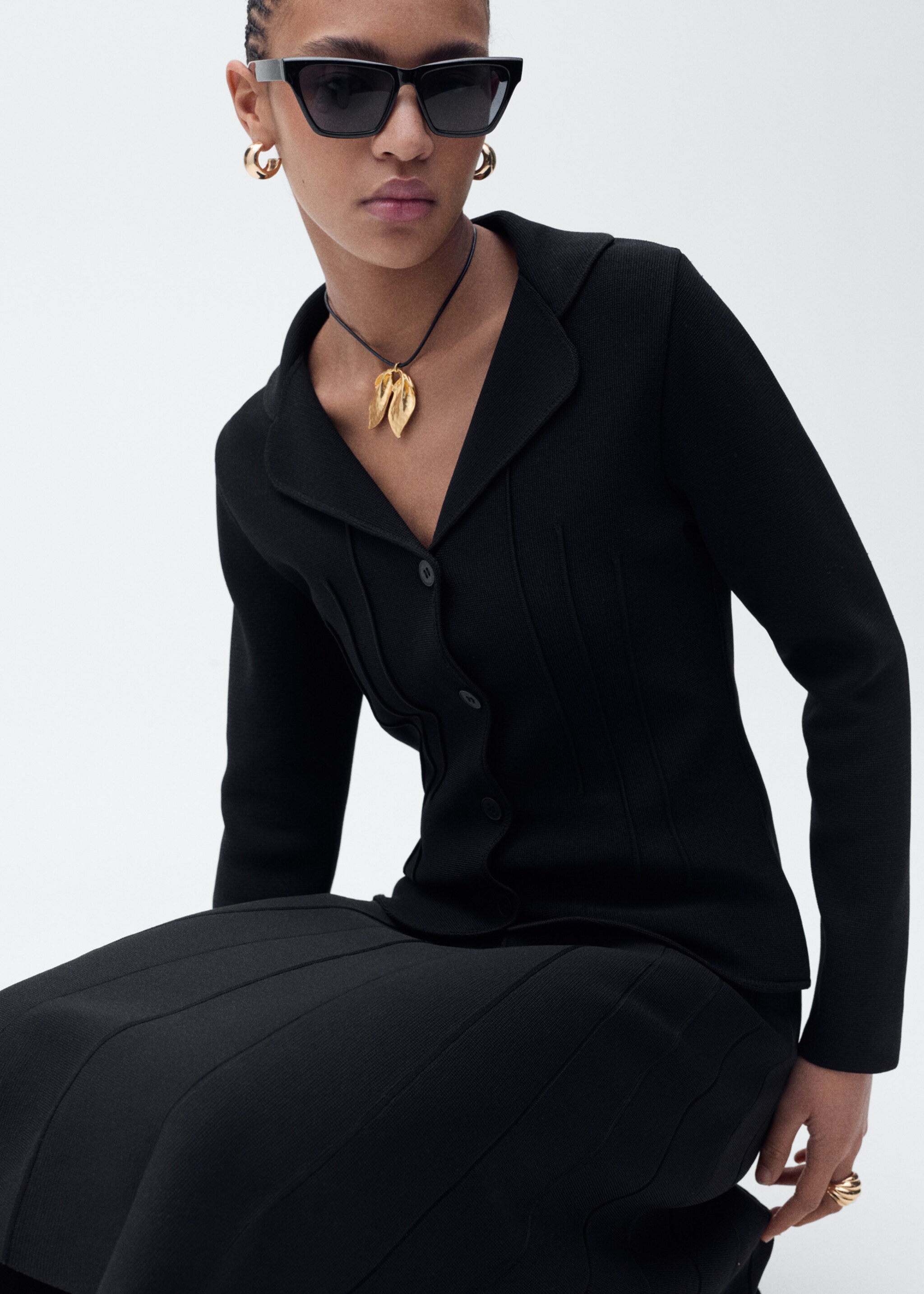 Knitted jacket with lapel collar - Details of the article 2