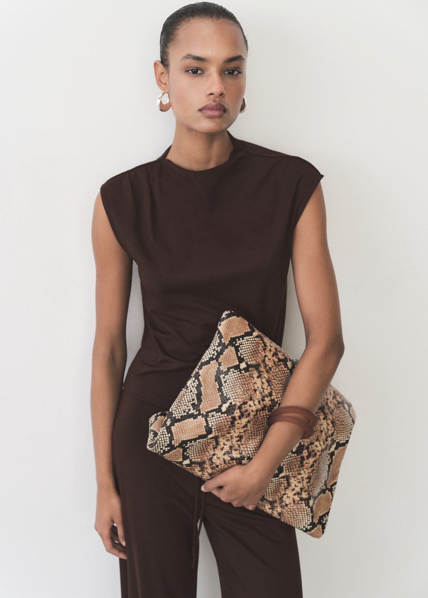 T-shirt with gathered asymmetrical neck - Medium plane