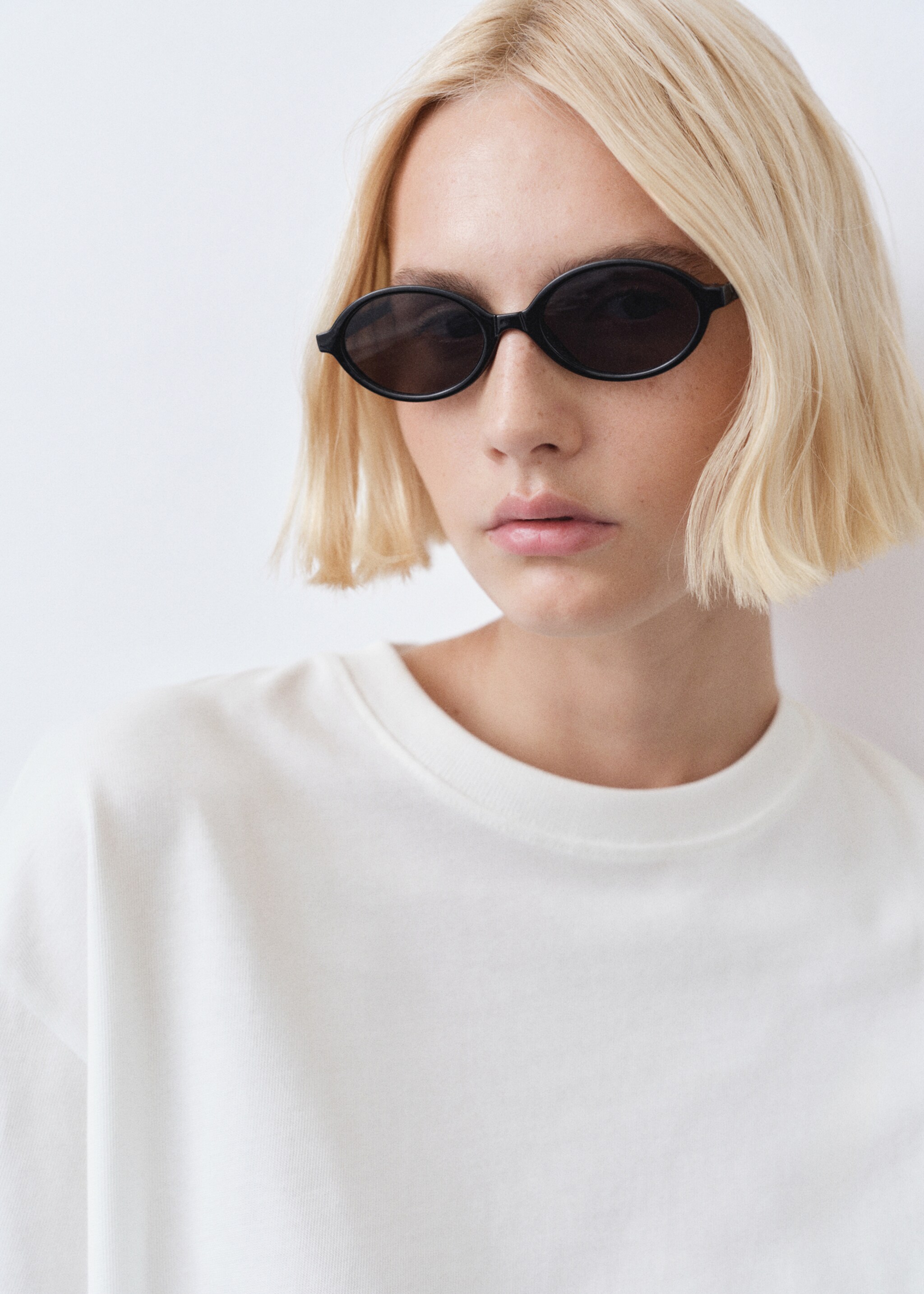 Oversized cotton t-shirt - Details of the article 1