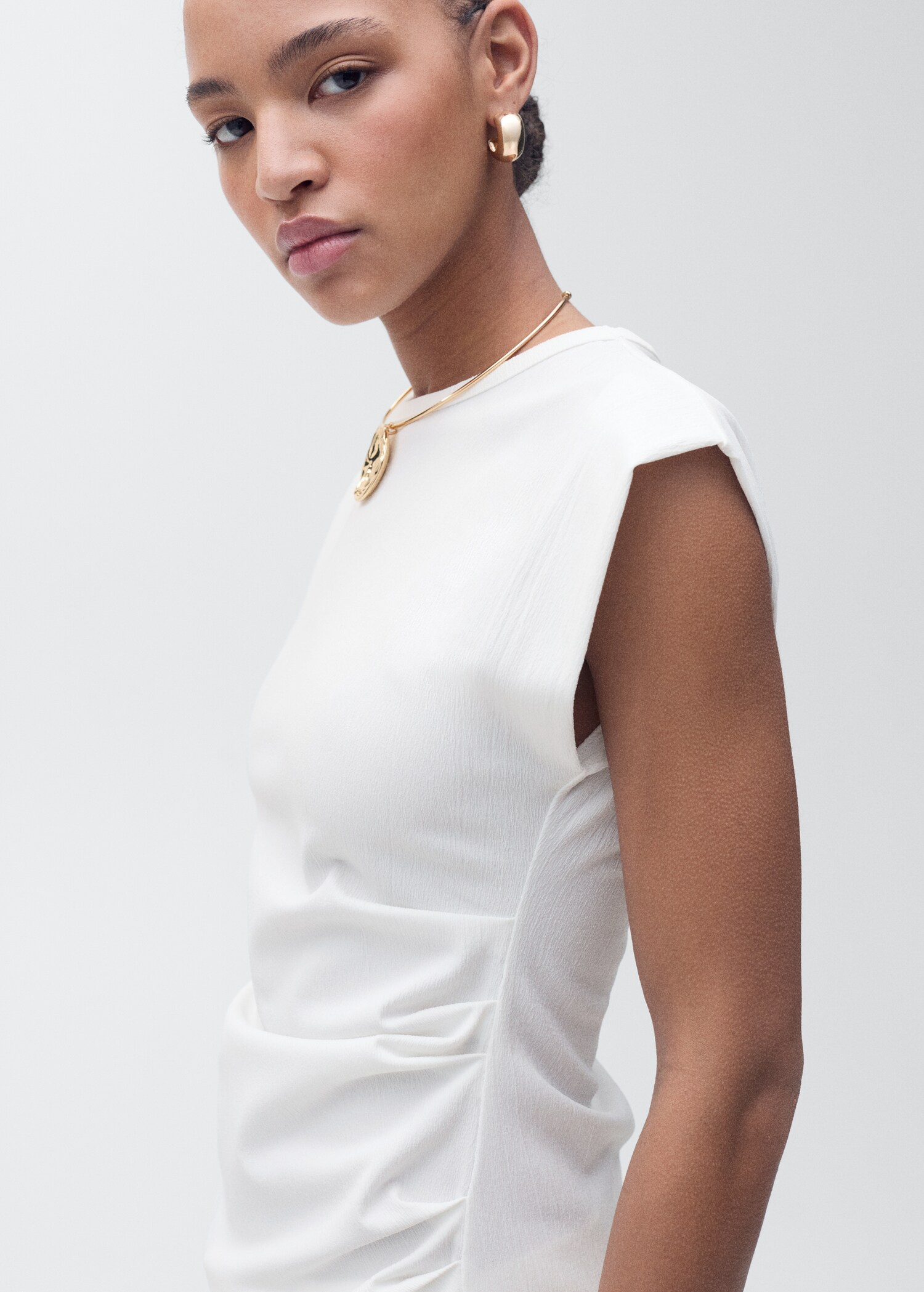 T-shirt drapé sans manches - Plan moyen