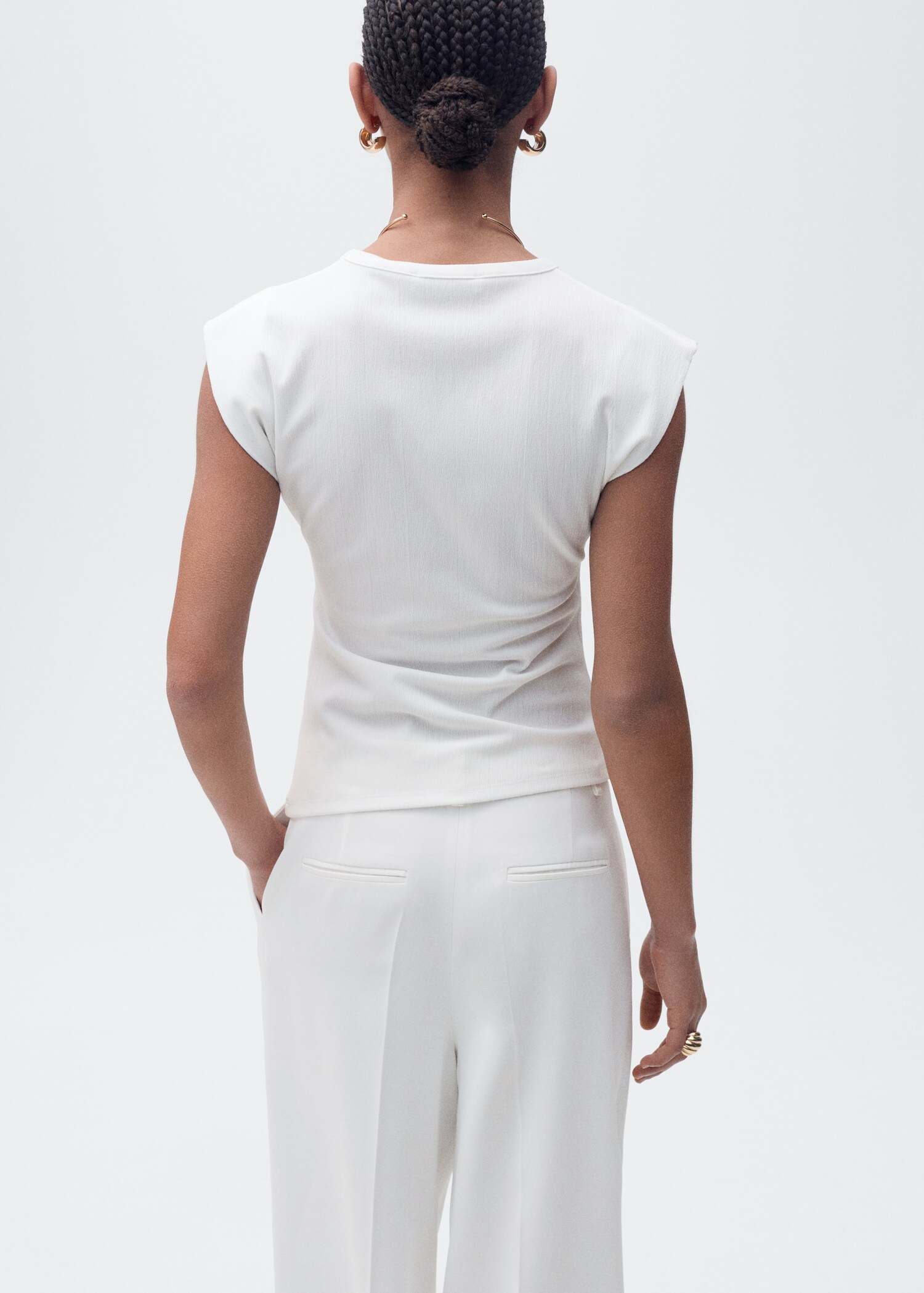 T-shirt drapé sans manches - Verso de l’article