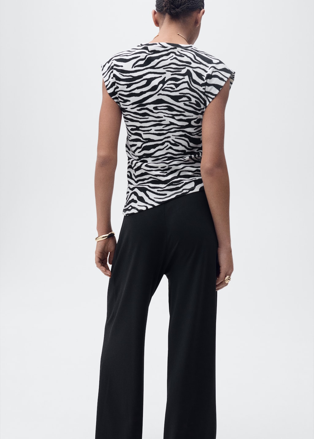 Draped sleeveless t-shirt