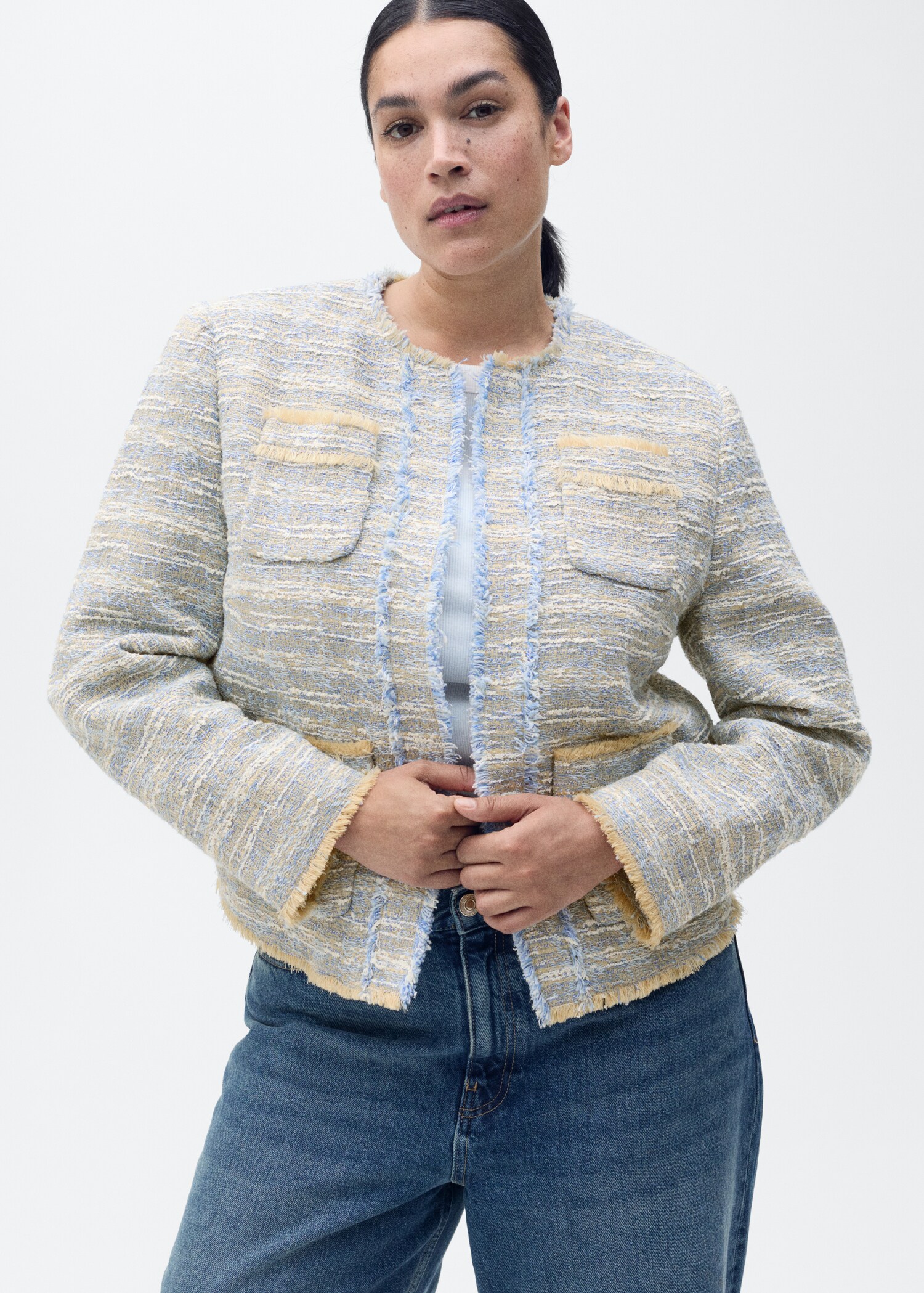Tweed jacket with frayed ends - Details of the article 5