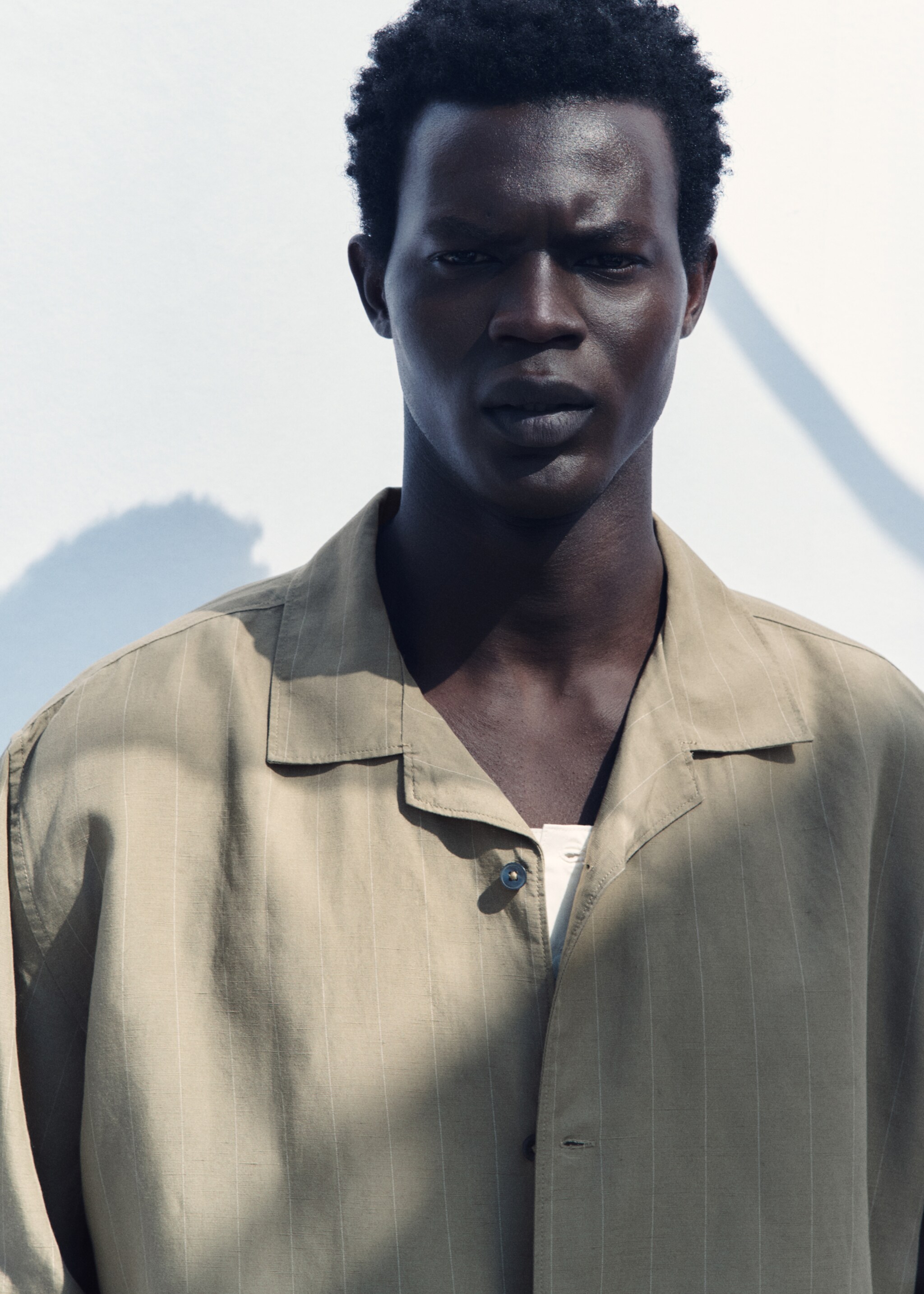 Pinstripe linen bowling overshirt - Details of the article 3