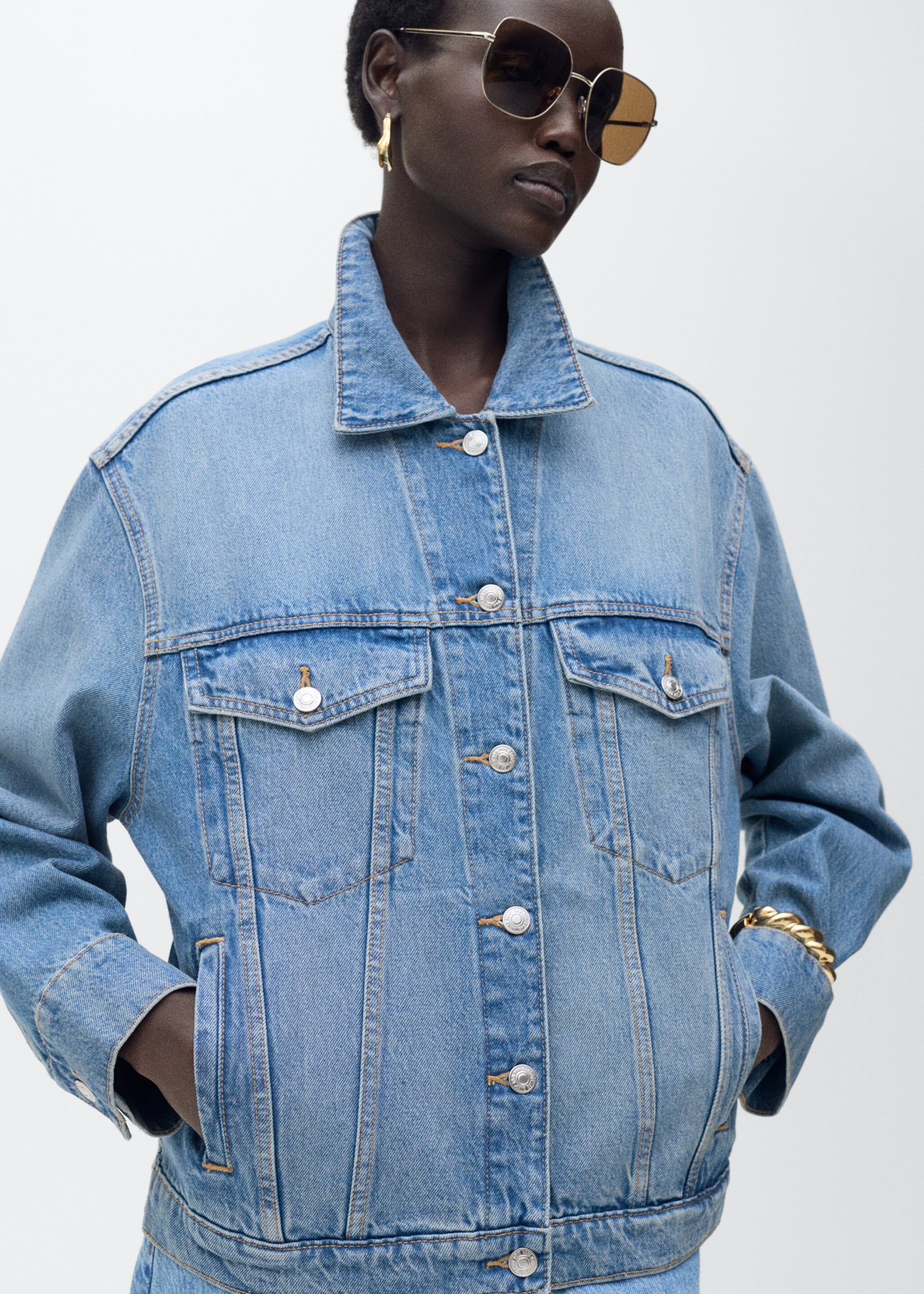 Oversize Jeansjacke Taschen - Mittlere Ansicht