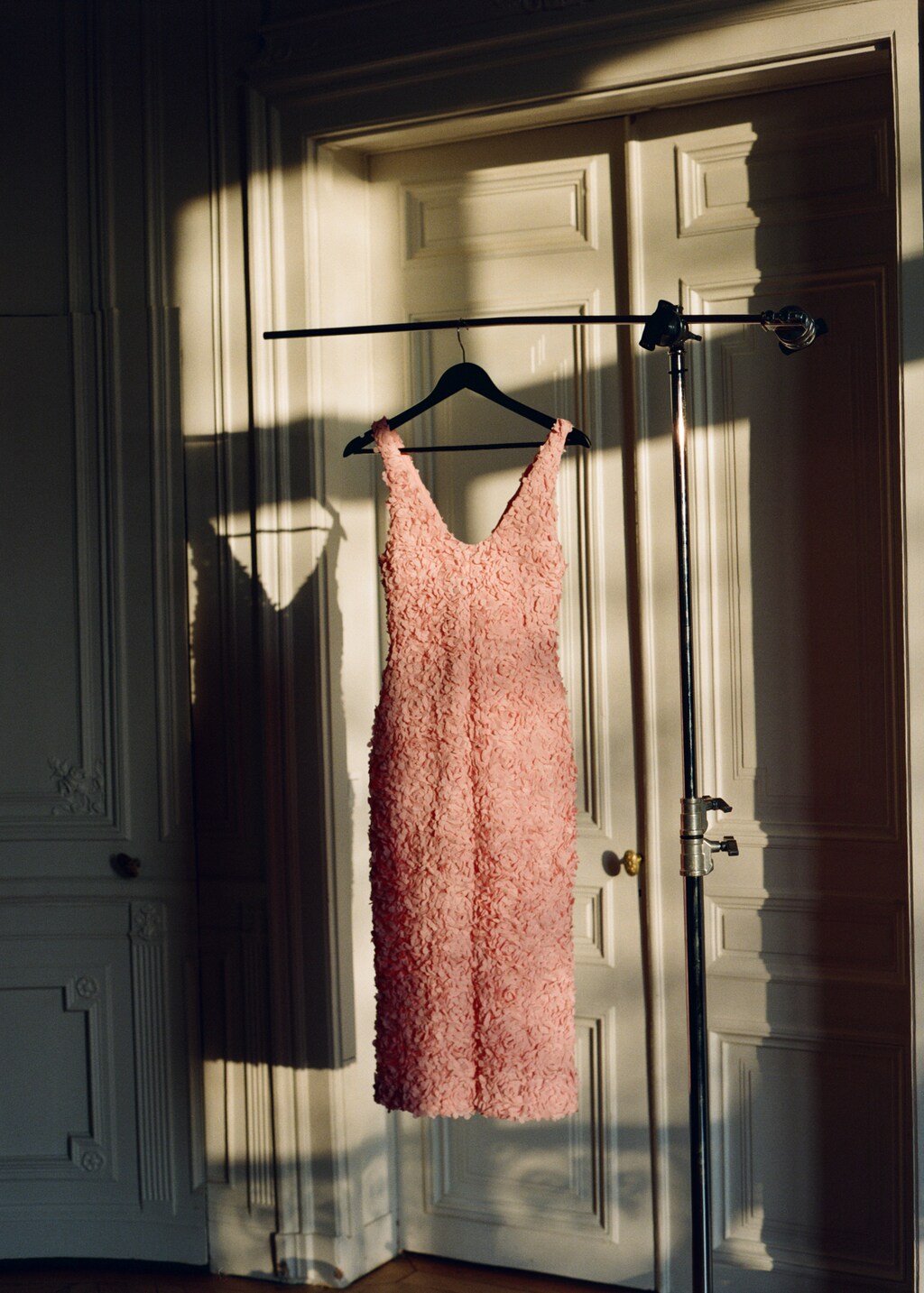 Tulle dress with embroidered flower