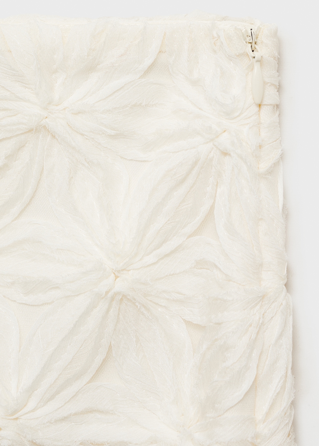 Openwork textured floral skirt - image 5