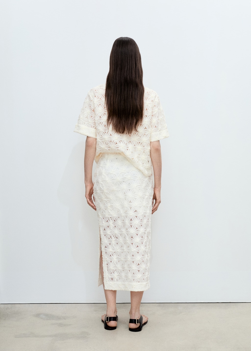 Openwork textured floral skirt - image 3